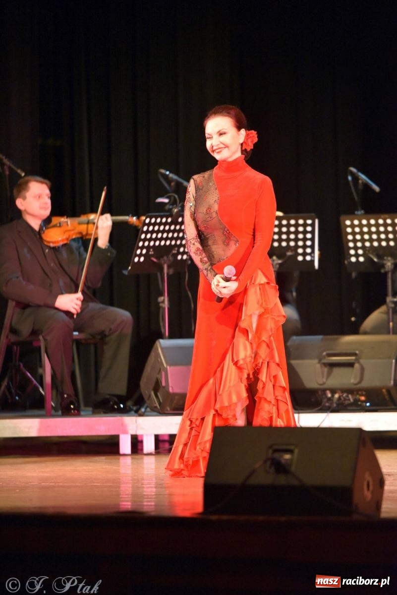 Zdjęcie w galerii na portalu naszraciborz.pl: Grażyna Brodzińska i Naira Ayvazyan na deskach RCK [FOTO i WIDEO] wiadomości z regionu