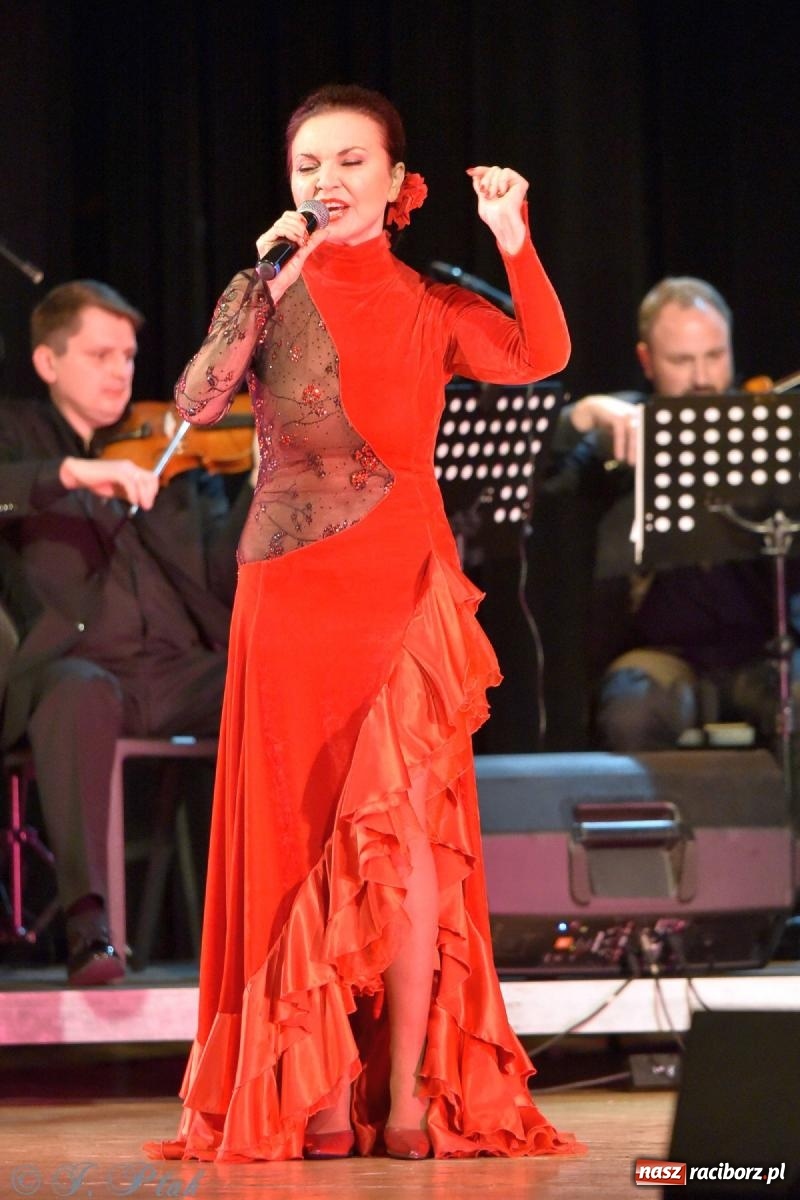 Zdjęcie w galerii na portalu naszraciborz.pl: Grażyna Brodzińska i Naira Ayvazyan na deskach RCK [FOTO i WIDEO] wiadomości z regionu