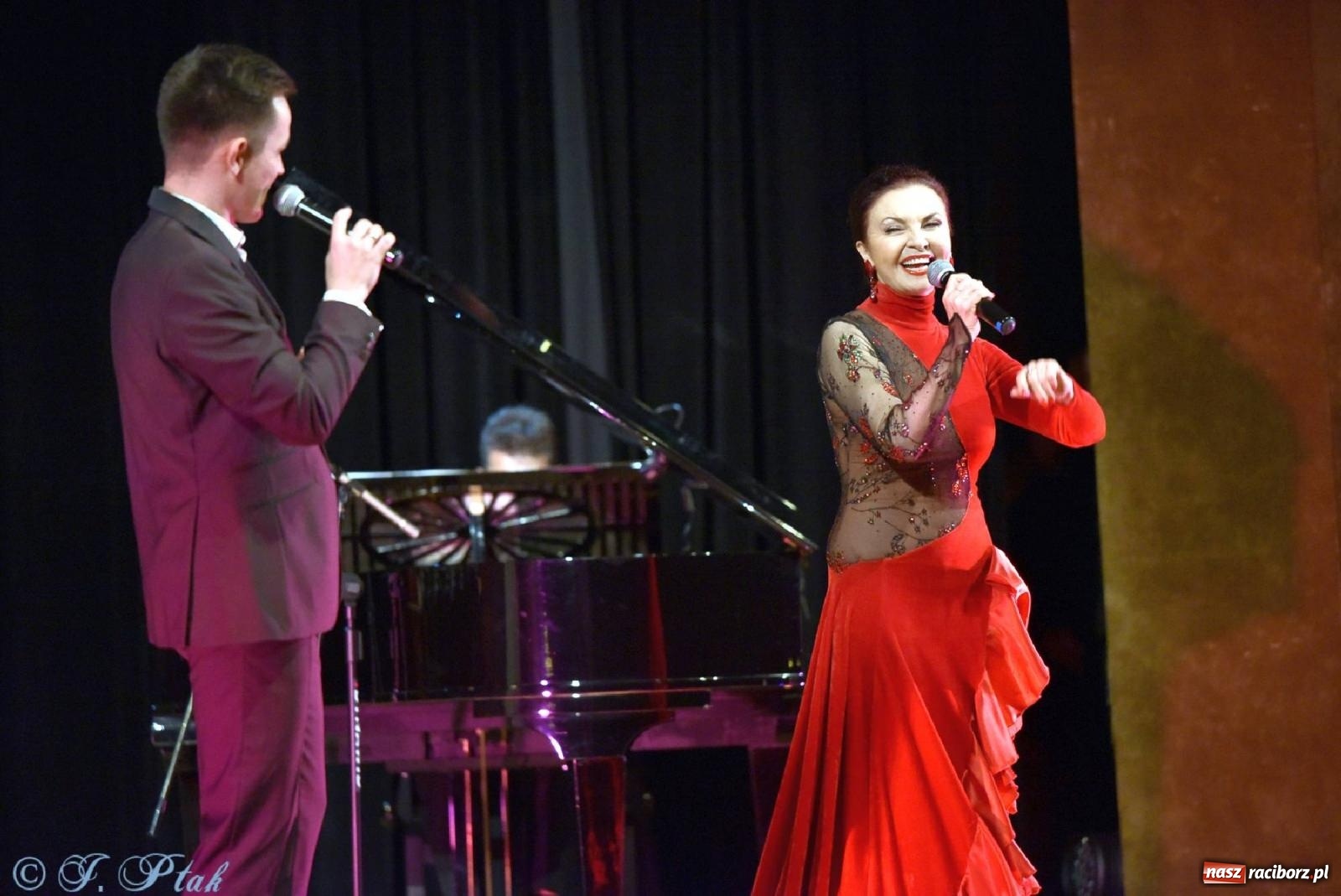 Zdjęcie w galerii na portalu naszraciborz.pl: Grażyna Brodzińska i Naira Ayvazyan na deskach RCK [FOTO i WIDEO] wiadomości z regionu