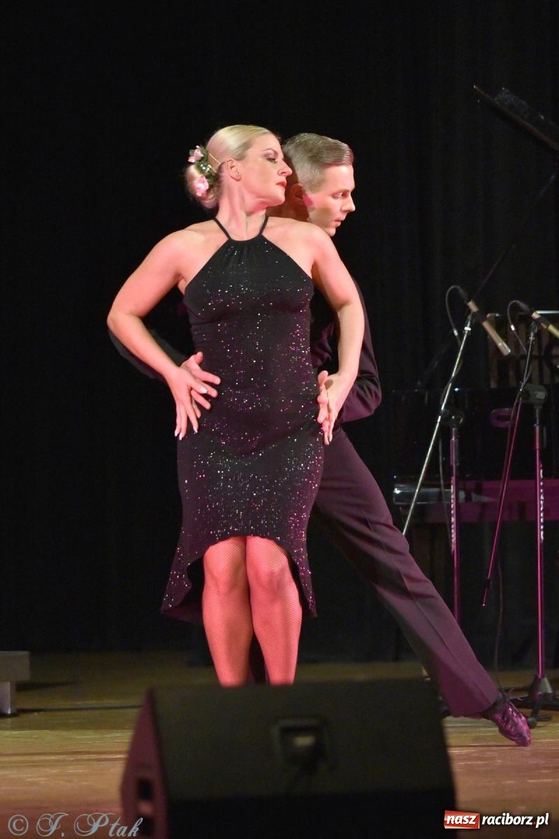 Zdjęcie w galerii na portalu naszraciborz.pl: Grażyna Brodzińska i Naira Ayvazyan na deskach RCK [FOTO i WIDEO] wiadomości z regionu