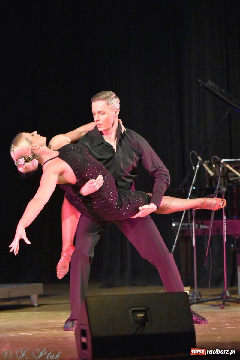 Zdjęcie w galerii na portalu naszraciborz.pl: Grażyna Brodzińska i Naira Ayvazyan na deskach RCK [FOTO i WIDEO] wiadomości z regionu