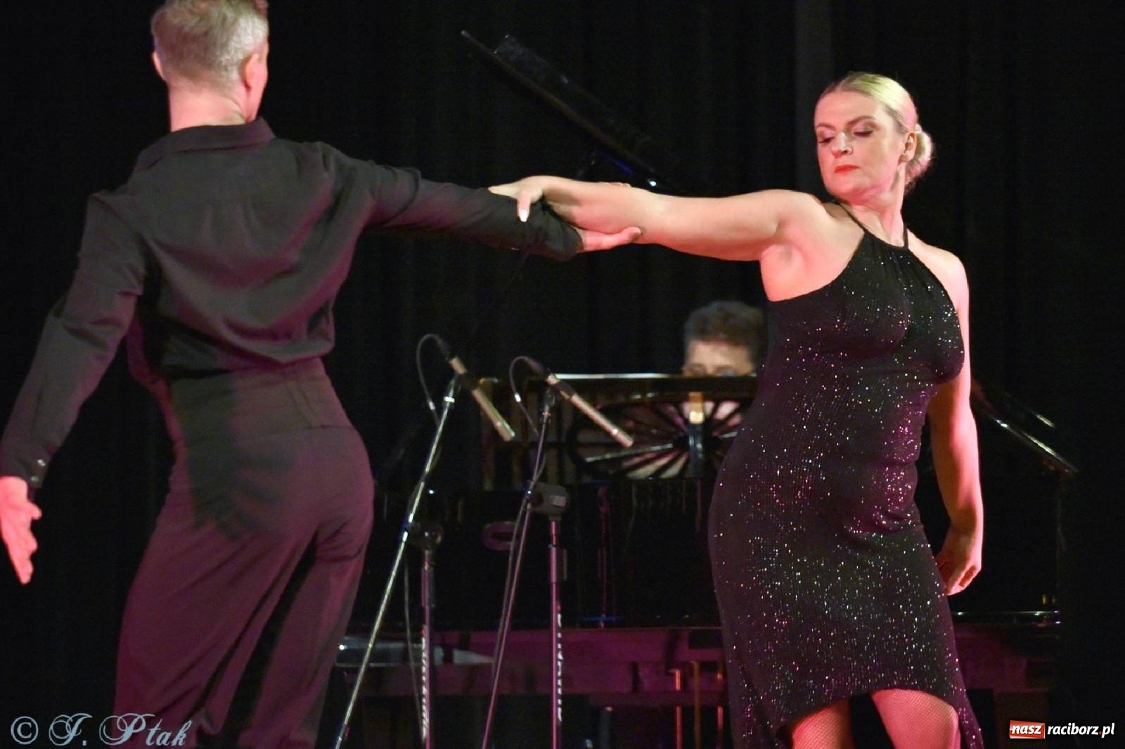 Zdjęcie w galerii na portalu naszraciborz.pl: Grażyna Brodzińska i Naira Ayvazyan na deskach RCK [FOTO i WIDEO] wiadomości z regionu
