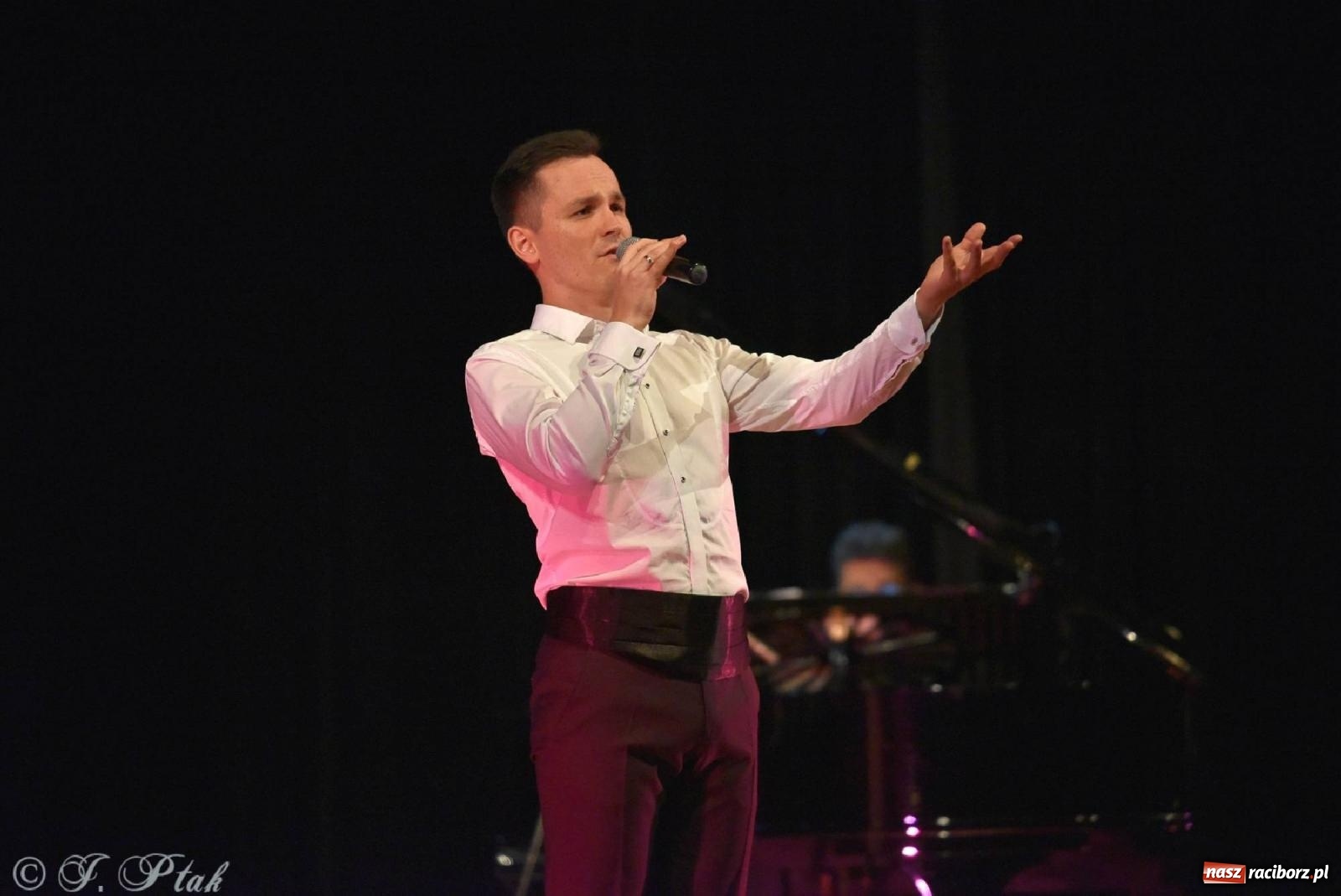 Zdjęcie w galerii na portalu naszraciborz.pl: Grażyna Brodzińska i Naira Ayvazyan na deskach RCK [FOTO i WIDEO] wiadomości z regionu