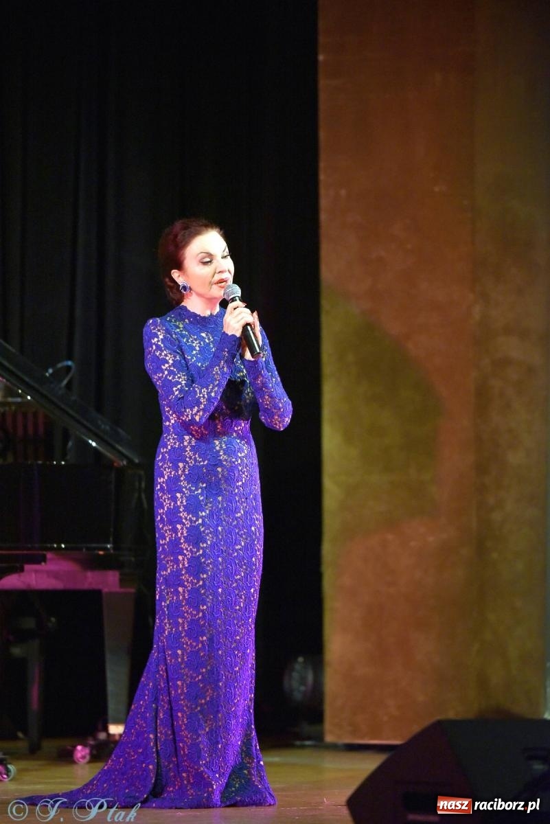 Zdjęcie w galerii na portalu naszraciborz.pl: Grażyna Brodzińska i Naira Ayvazyan na deskach RCK [FOTO i WIDEO] wiadomości z regionu