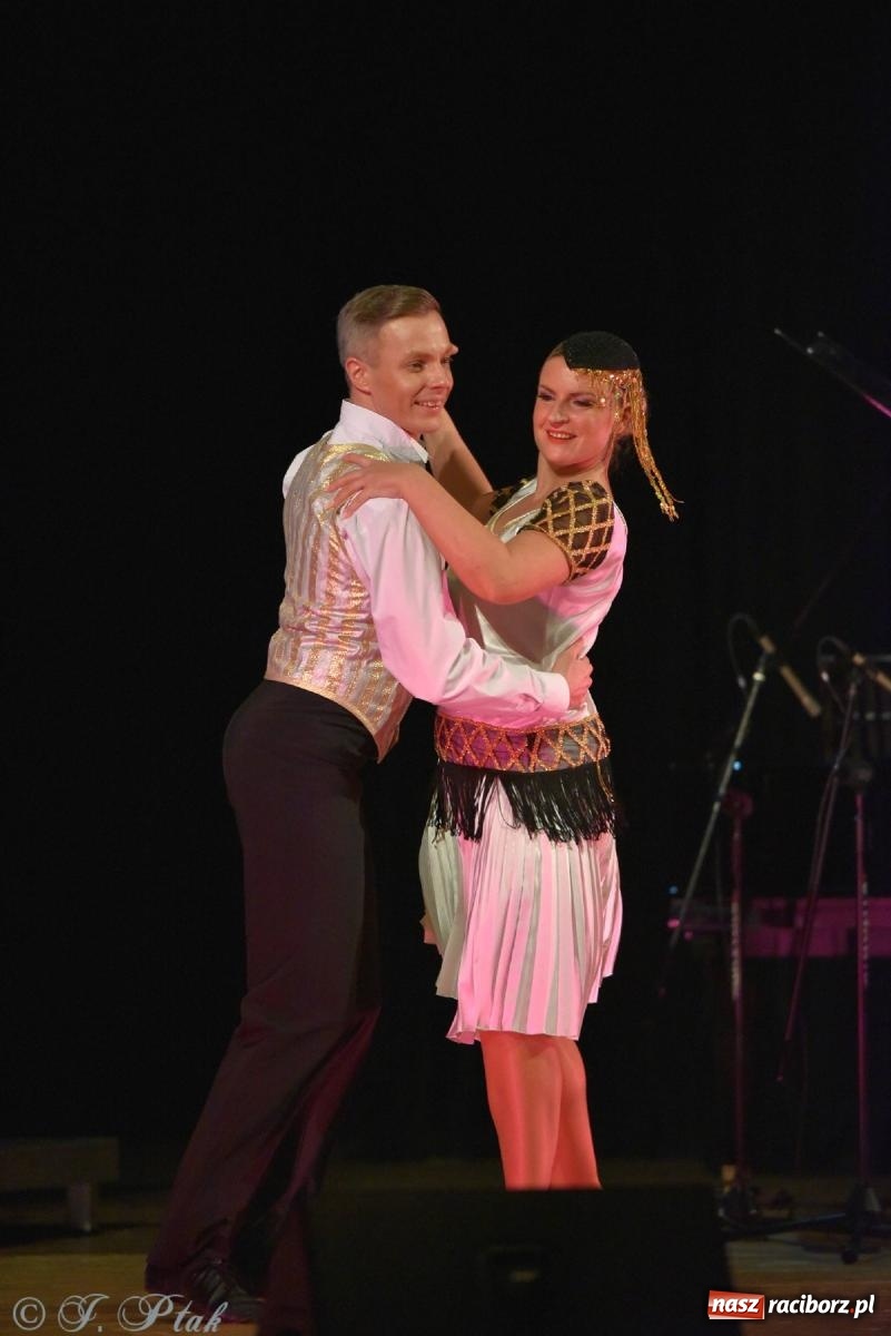 Zdjęcie w galerii na portalu naszraciborz.pl: Grażyna Brodzińska i Naira Ayvazyan na deskach RCK [FOTO i WIDEO] wiadomości z regionu