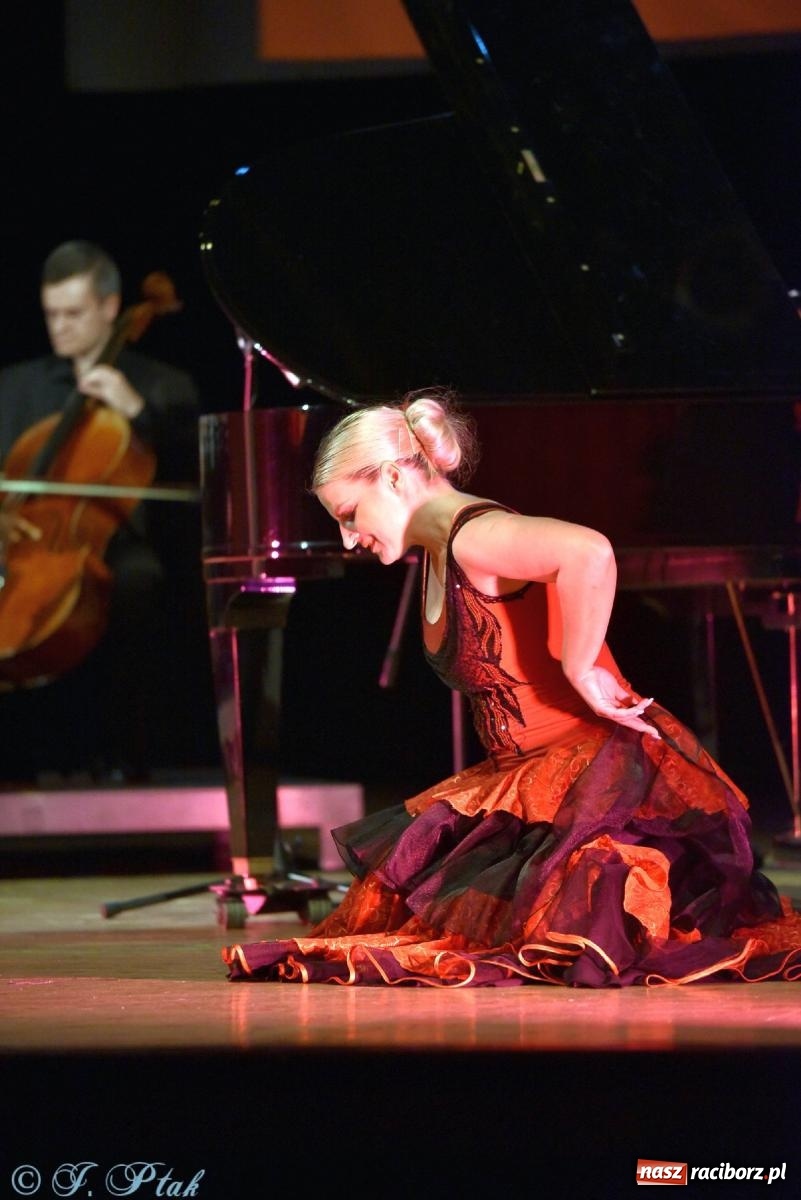 Zdjęcie w galerii na portalu naszraciborz.pl: Grażyna Brodzińska i Naira Ayvazyan na deskach RCK [FOTO i WIDEO] wiadomości z regionu