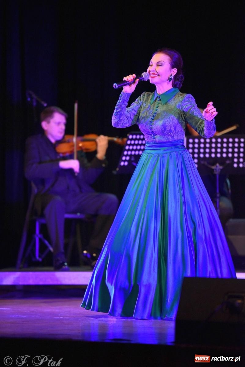 Zdjęcie w galerii na portalu naszraciborz.pl: Grażyna Brodzińska i Naira Ayvazyan na deskach RCK [FOTO i WIDEO] wiadomości z regionu