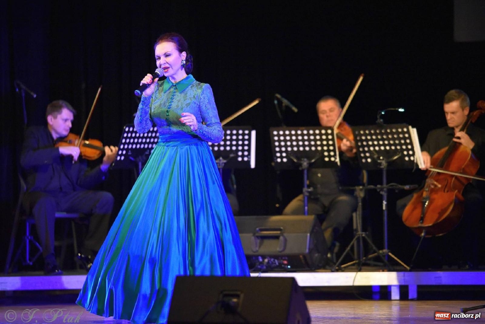 Zdjęcie w galerii na portalu naszraciborz.pl: Grażyna Brodzińska i Naira Ayvazyan na deskach RCK [FOTO i WIDEO] wiadomości z regionu