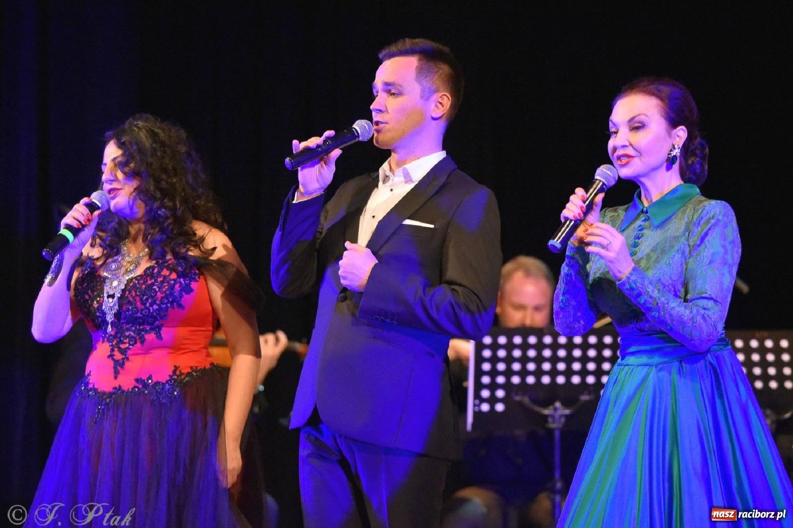 Zdjęcie w galerii na portalu naszraciborz.pl: Grażyna Brodzińska i Naira Ayvazyan na deskach RCK [FOTO i WIDEO] wiadomości z regionu