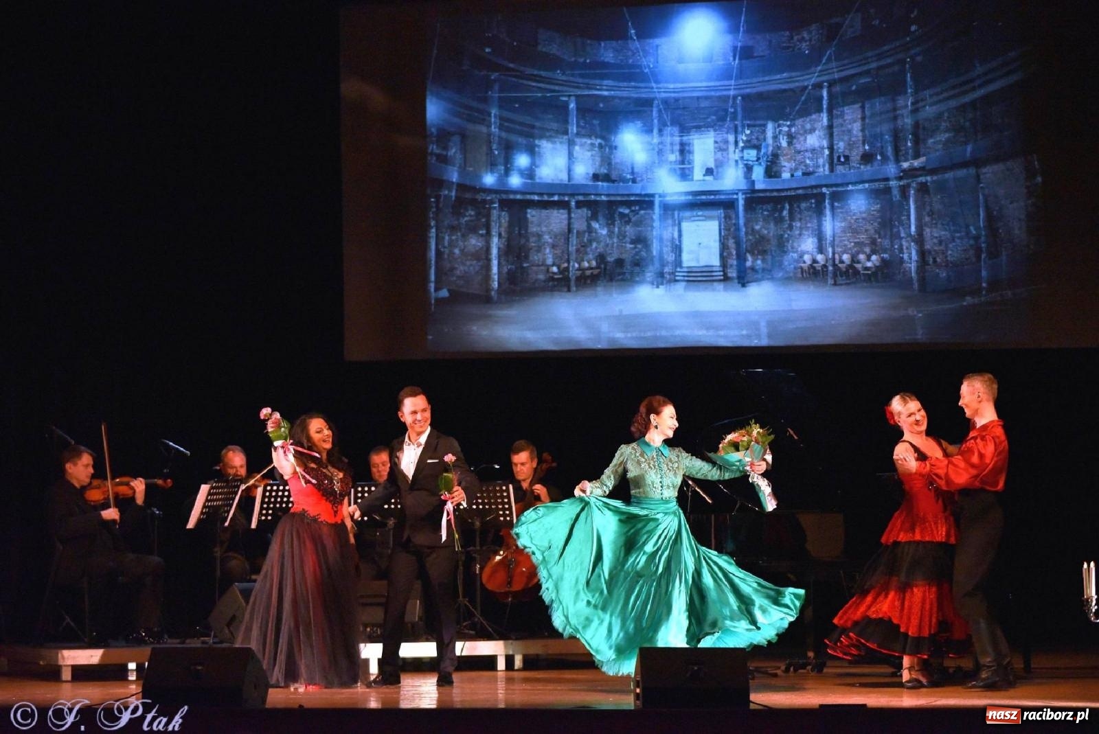 Zdjęcie w galerii na portalu naszraciborz.pl: Grażyna Brodzińska i Naira Ayvazyan na deskach RCK [FOTO i WIDEO] wiadomości z regionu