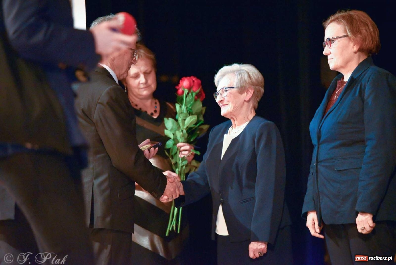 Zdjęcie w galerii na portalu naszraciborz.pl: Wręczono medale UNITAS IN VERITATE [FOTO i WIDEO] wiadomości z regionu