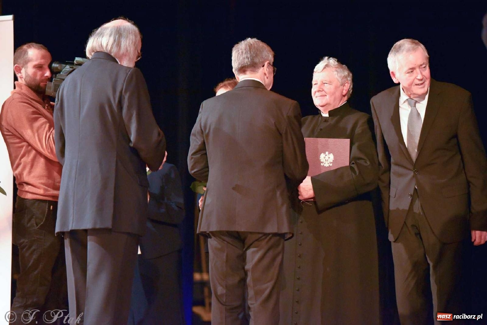 Zdjęcie w galerii na portalu naszraciborz.pl: Wręczono medale UNITAS IN VERITATE [FOTO i WIDEO] wiadomości z regionu
