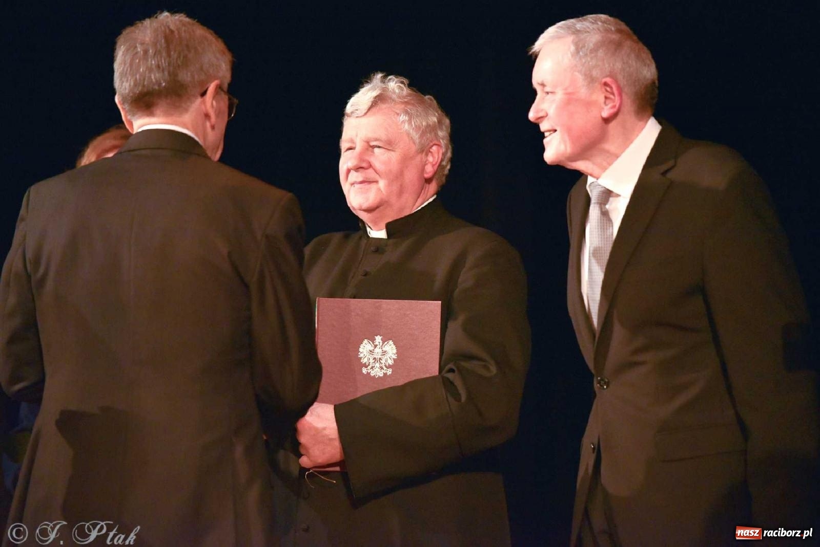 Zdjęcie w galerii na portalu naszraciborz.pl: Wręczono medale UNITAS IN VERITATE [FOTO i WIDEO] wiadomości z regionu