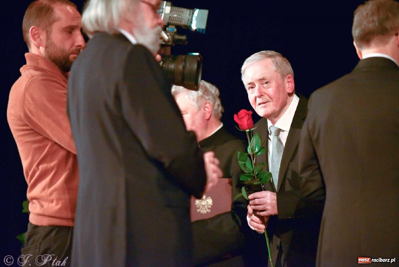 Zdjęcie w galerii na portalu naszraciborz.pl: Wręczono medale UNITAS IN VERITATE [FOTO i WIDEO] wiadomości z regionu