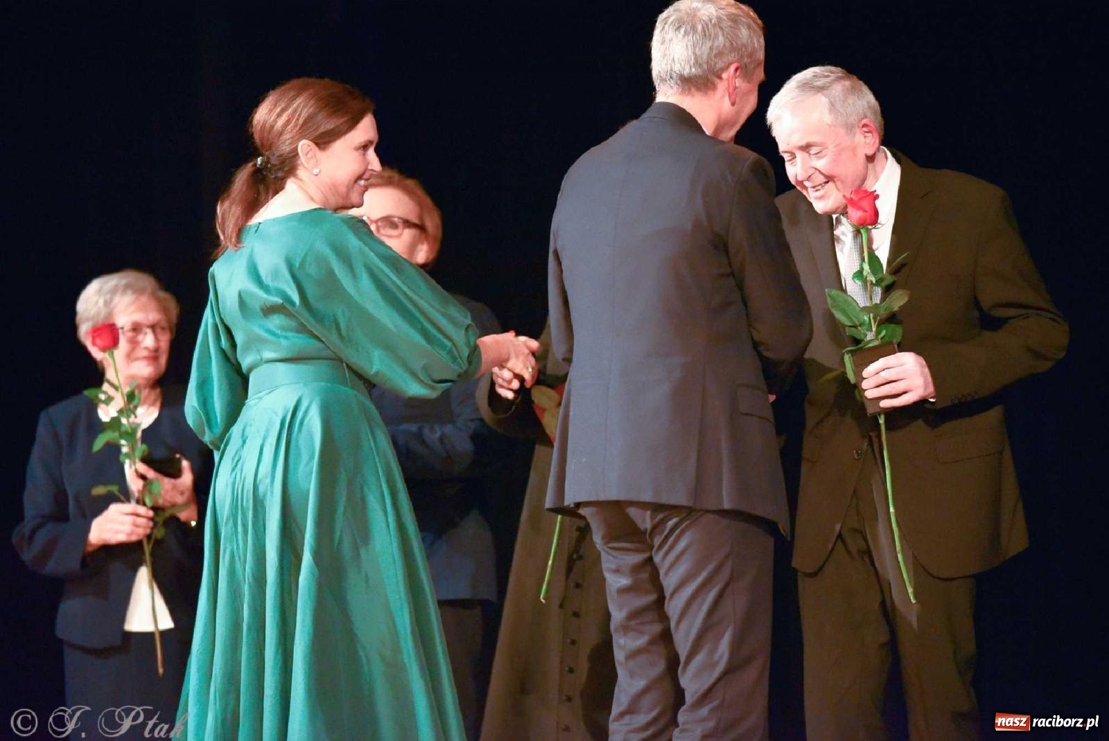 Zdjęcie w galerii na portalu naszraciborz.pl: Wręczono medale UNITAS IN VERITATE [FOTO i WIDEO] wiadomości z regionu