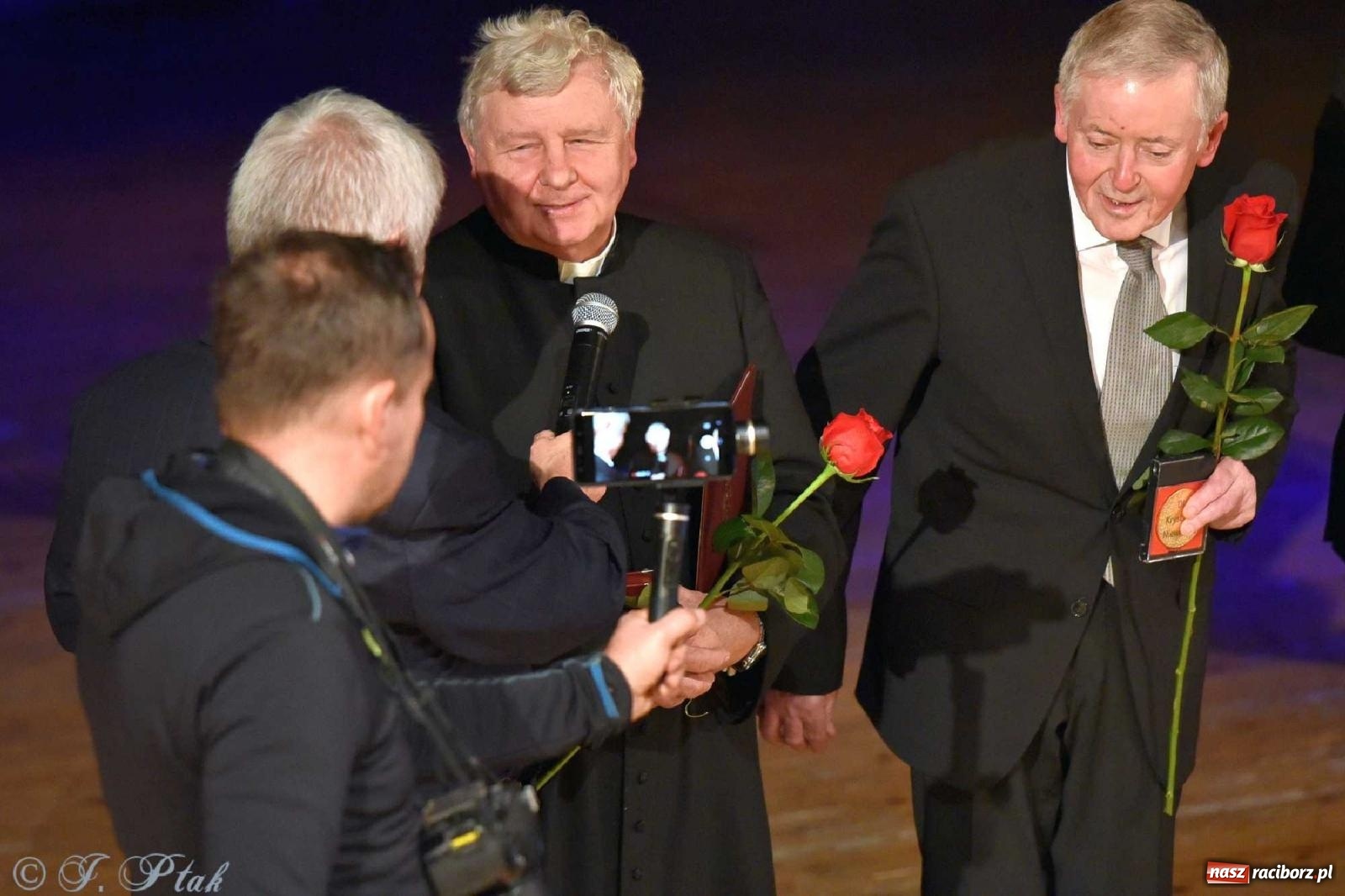 Zdjęcie w galerii na portalu naszraciborz.pl: Wręczono medale UNITAS IN VERITATE [FOTO i WIDEO] wiadomości z regionu