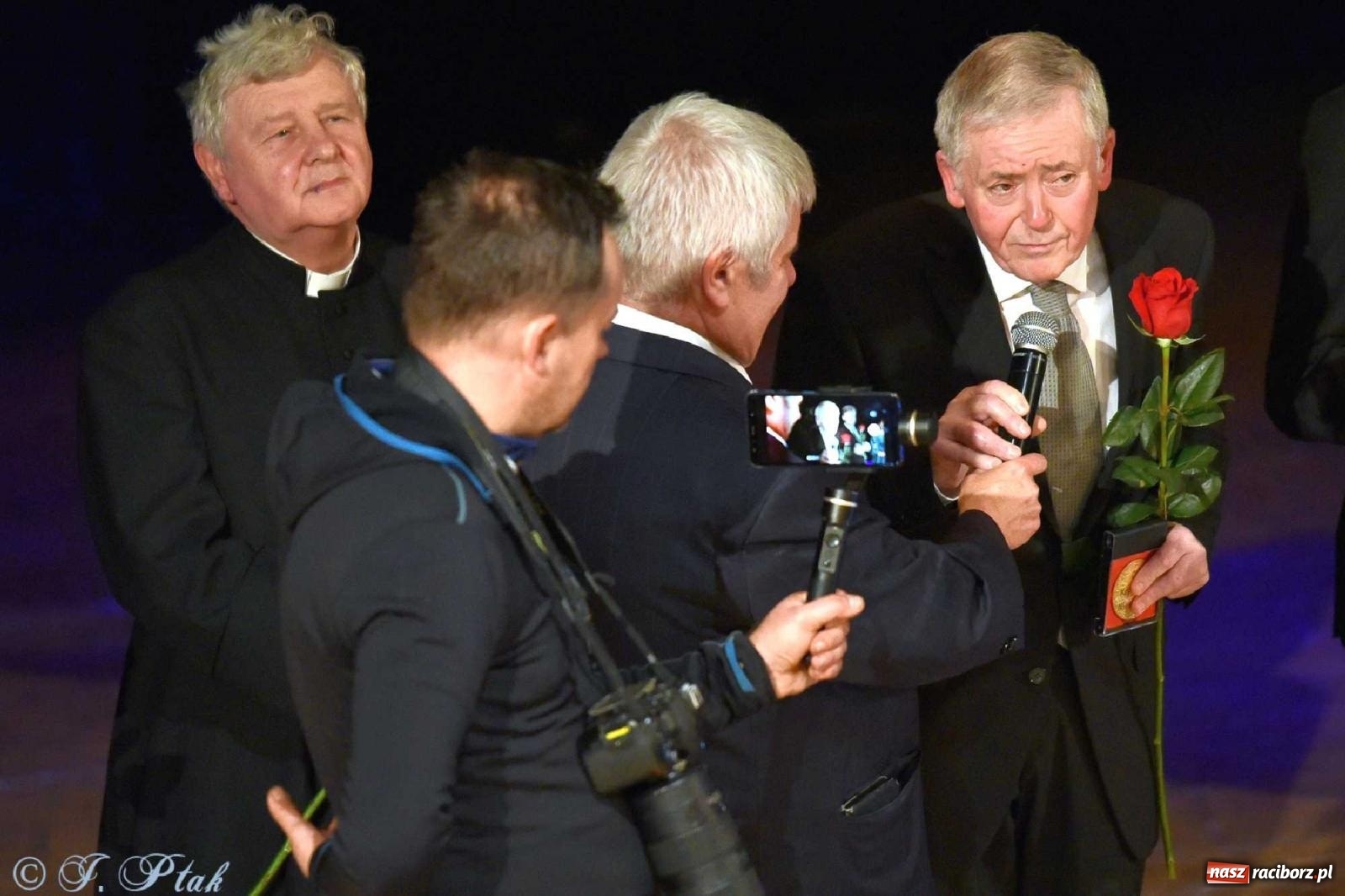 Zdjęcie w galerii na portalu naszraciborz.pl: Wręczono medale UNITAS IN VERITATE [FOTO i WIDEO] wiadomości z regionu