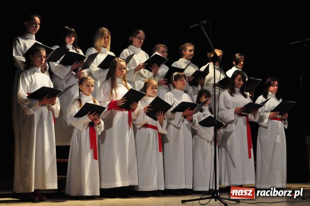 Zdjęcie w galerii na portalu naszraciborz.pl: Rywalizują o występ w Będzinie wiadomości z regionu