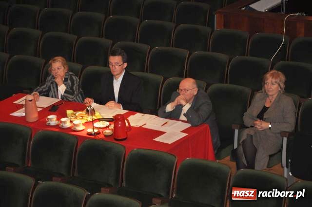 Zdjęcie w galerii na portalu naszraciborz.pl: Rywalizują o występ w Będzinie wiadomości z regionu