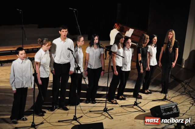 Zdjęcie w galerii na portalu naszraciborz.pl: Rywalizują o występ w Będzinie wiadomości z regionu