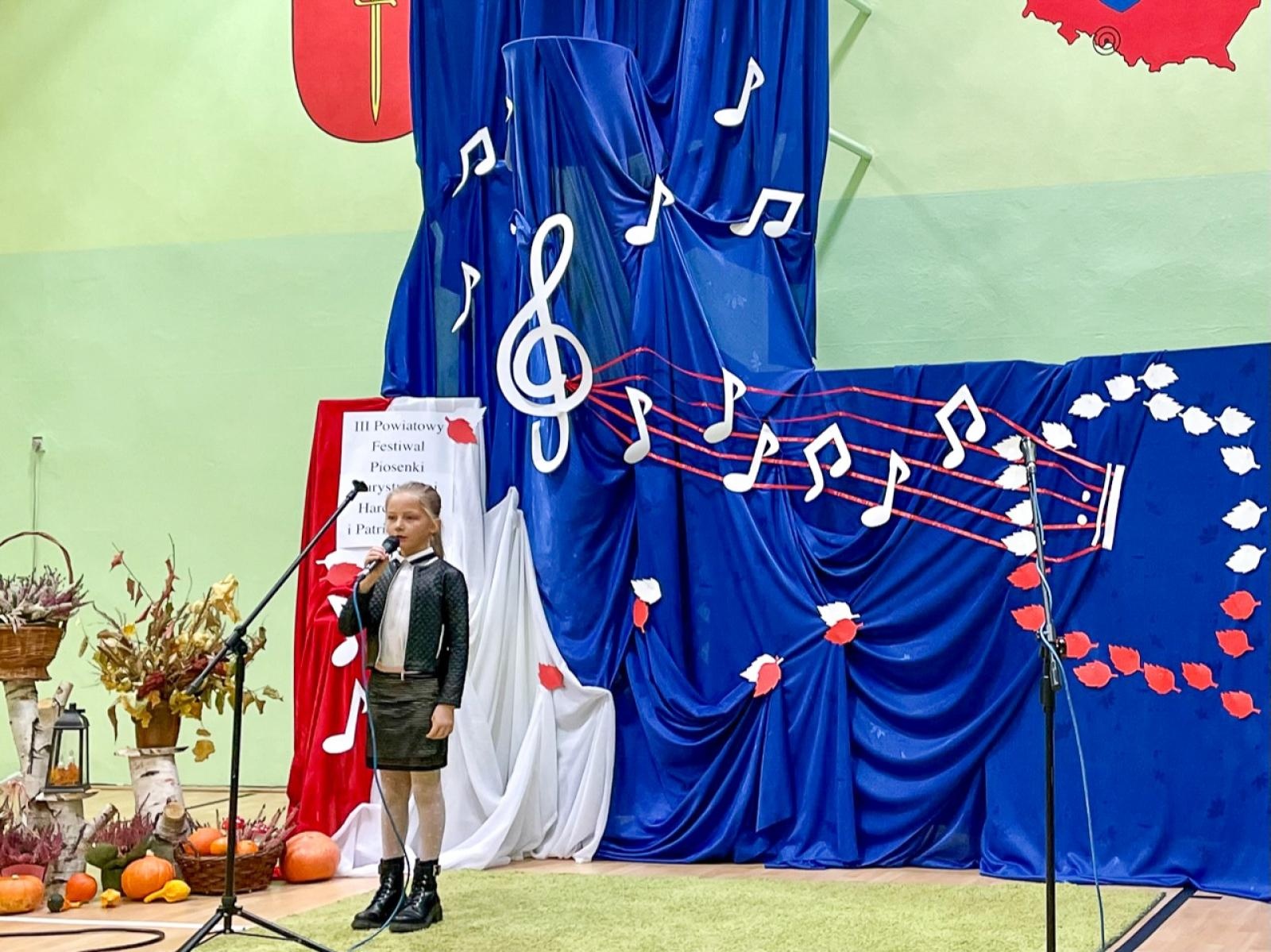 Zdjęcie w galerii na portalu naszraciborz.pl: Piosenka turystyczna, harcerska i patriotyczna zabrzmiała w Krzanowicach wiadomości z regionu