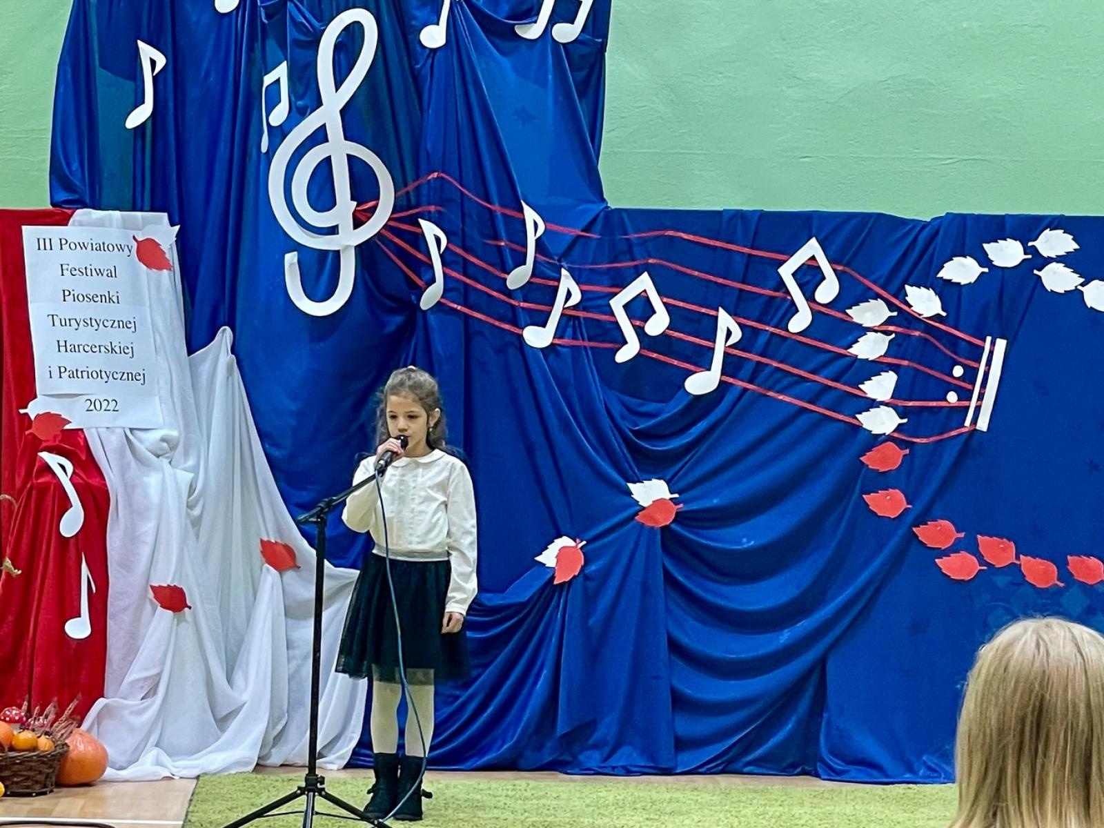 Zdjęcie w galerii na portalu naszraciborz.pl: Piosenka turystyczna, harcerska i patriotyczna zabrzmiała w Krzanowicach wiadomości z regionu