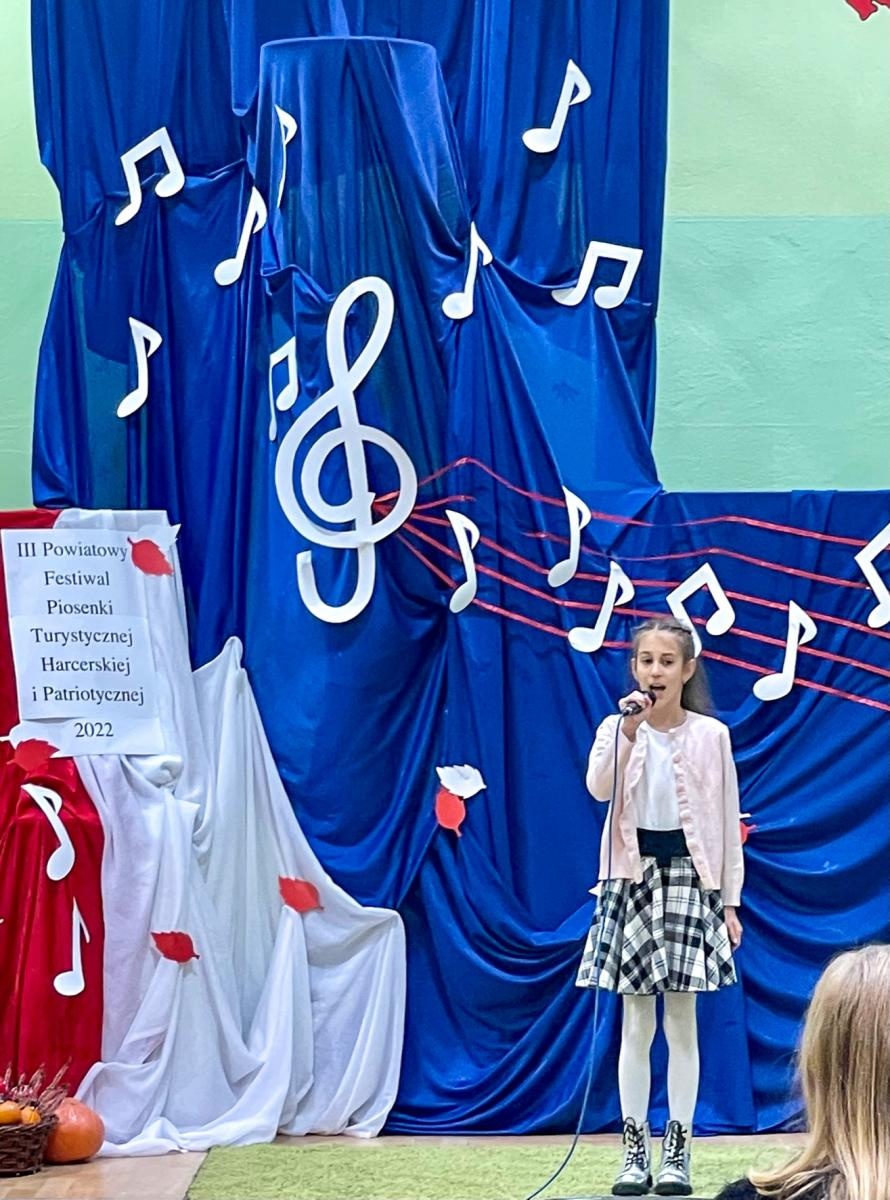 Zdjęcie w galerii na portalu naszraciborz.pl: Piosenka turystyczna, harcerska i patriotyczna zabrzmiała w Krzanowicach wiadomości z regionu