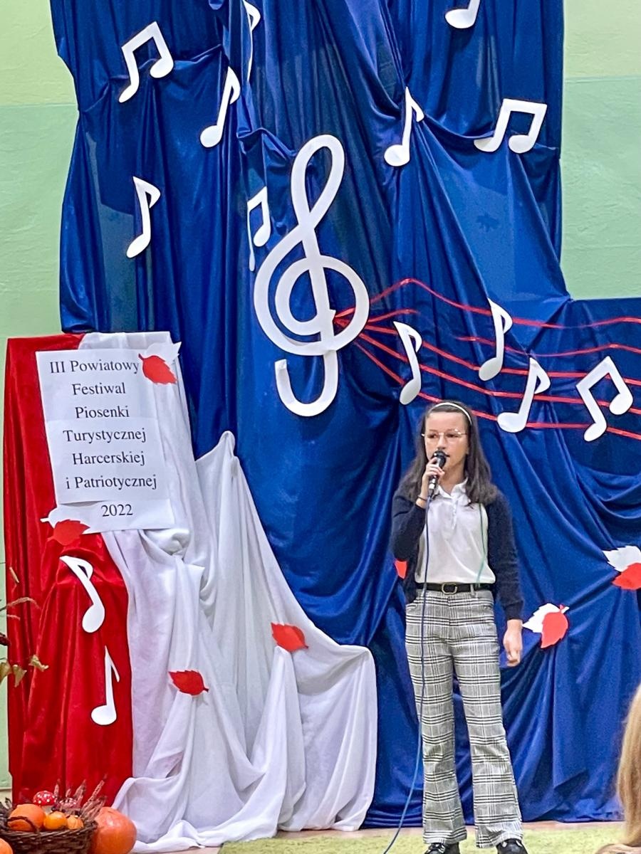 Zdjęcie w galerii na portalu naszraciborz.pl: Piosenka turystyczna, harcerska i patriotyczna zabrzmiała w Krzanowicach wiadomości z regionu