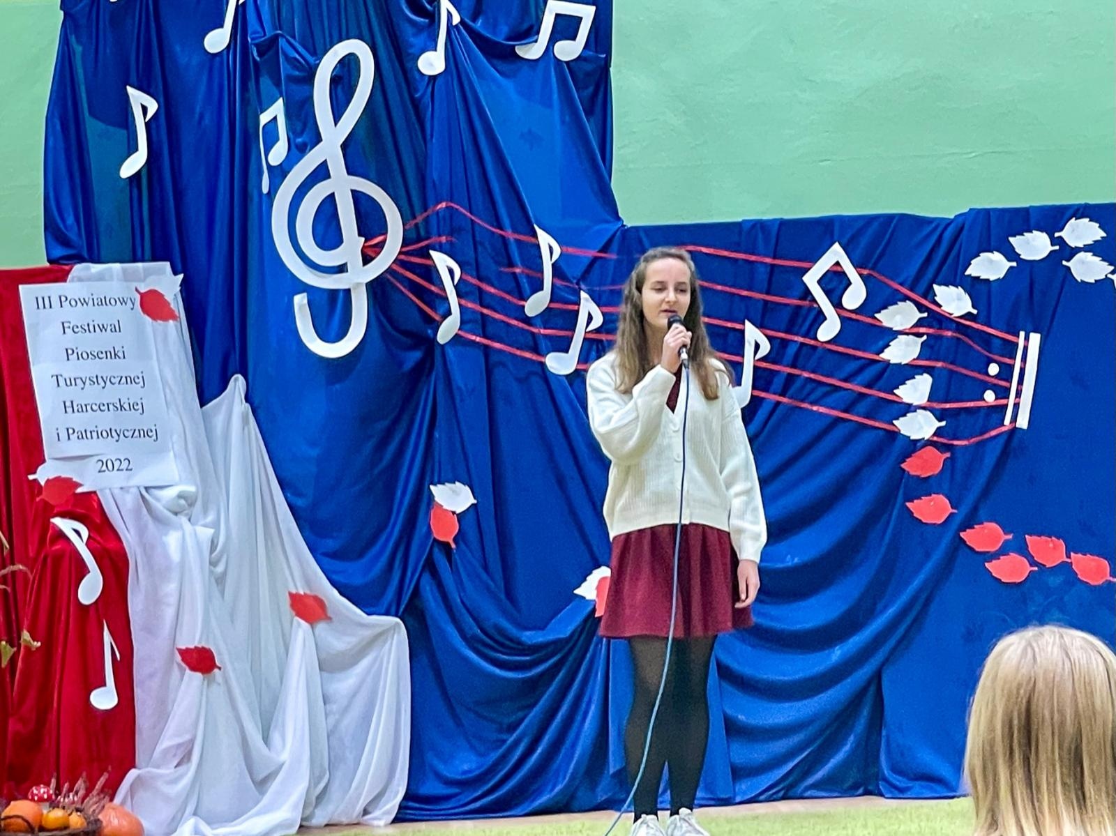 Zdjęcie w galerii na portalu naszraciborz.pl: Piosenka turystyczna, harcerska i patriotyczna zabrzmiała w Krzanowicach wiadomości z regionu