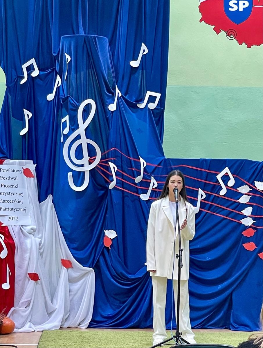 Zdjęcie w galerii na portalu naszraciborz.pl: Piosenka turystyczna, harcerska i patriotyczna zabrzmiała w Krzanowicach wiadomości z regionu