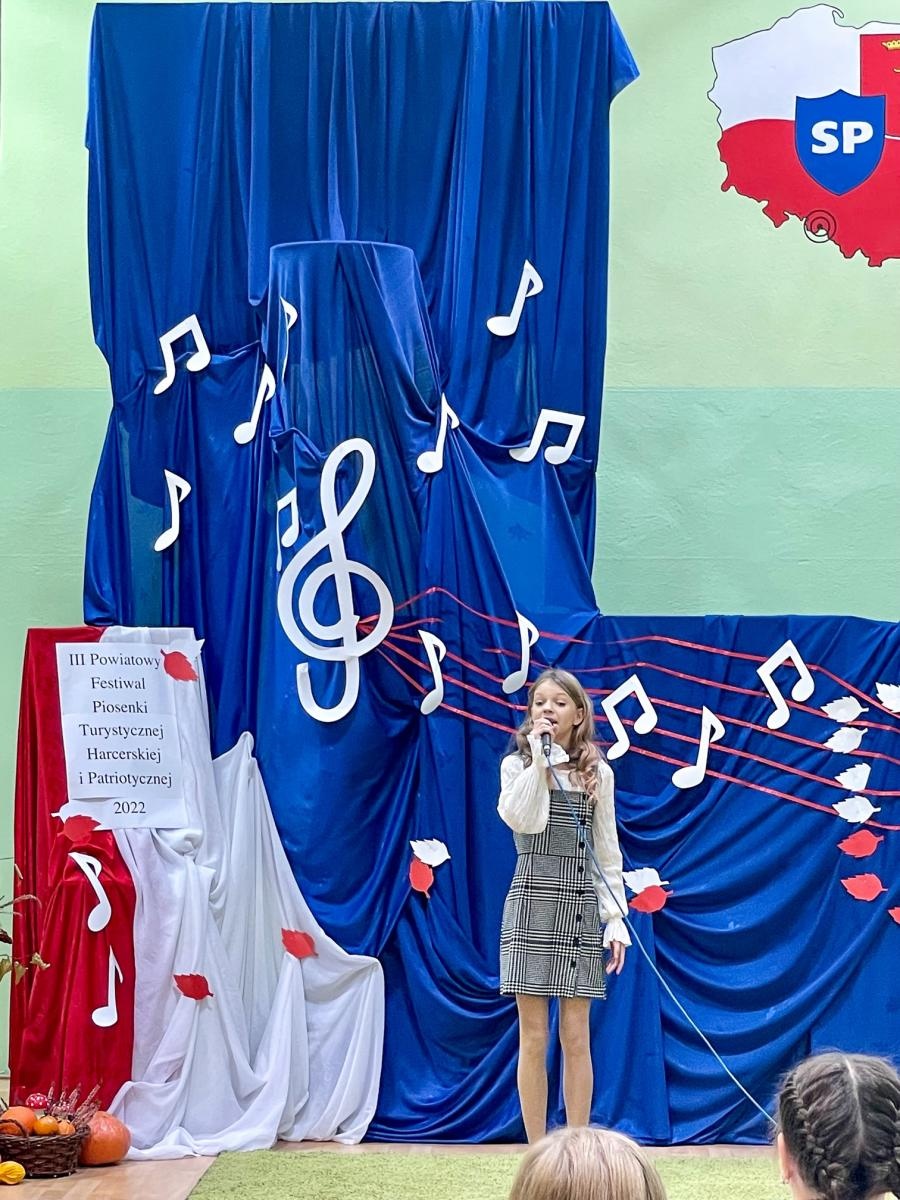 Zdjęcie w galerii na portalu naszraciborz.pl: Piosenka turystyczna, harcerska i patriotyczna zabrzmiała w Krzanowicach wiadomości z regionu