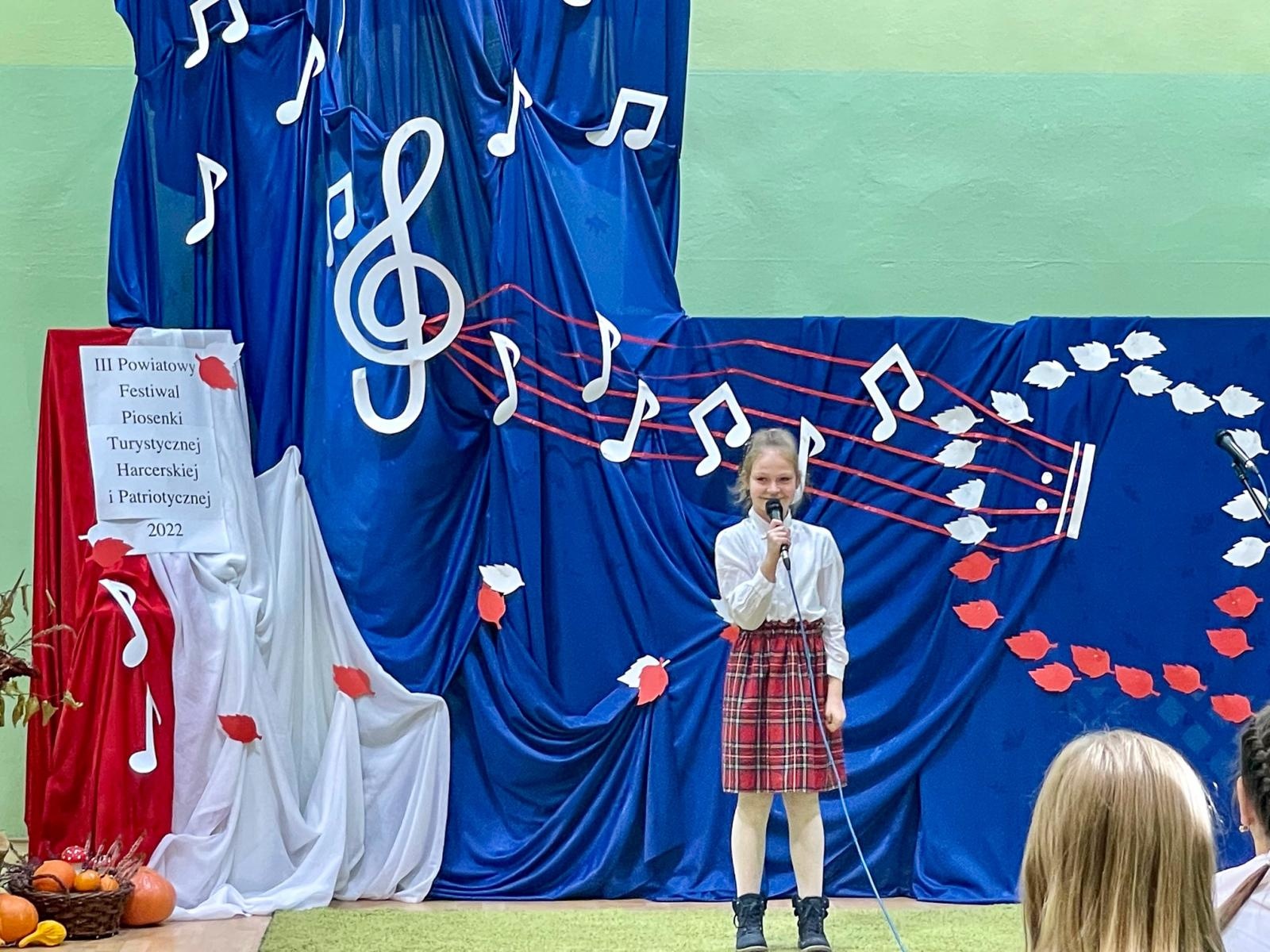 Zdjęcie w galerii na portalu naszraciborz.pl: Piosenka turystyczna, harcerska i patriotyczna zabrzmiała w Krzanowicach wiadomości z regionu