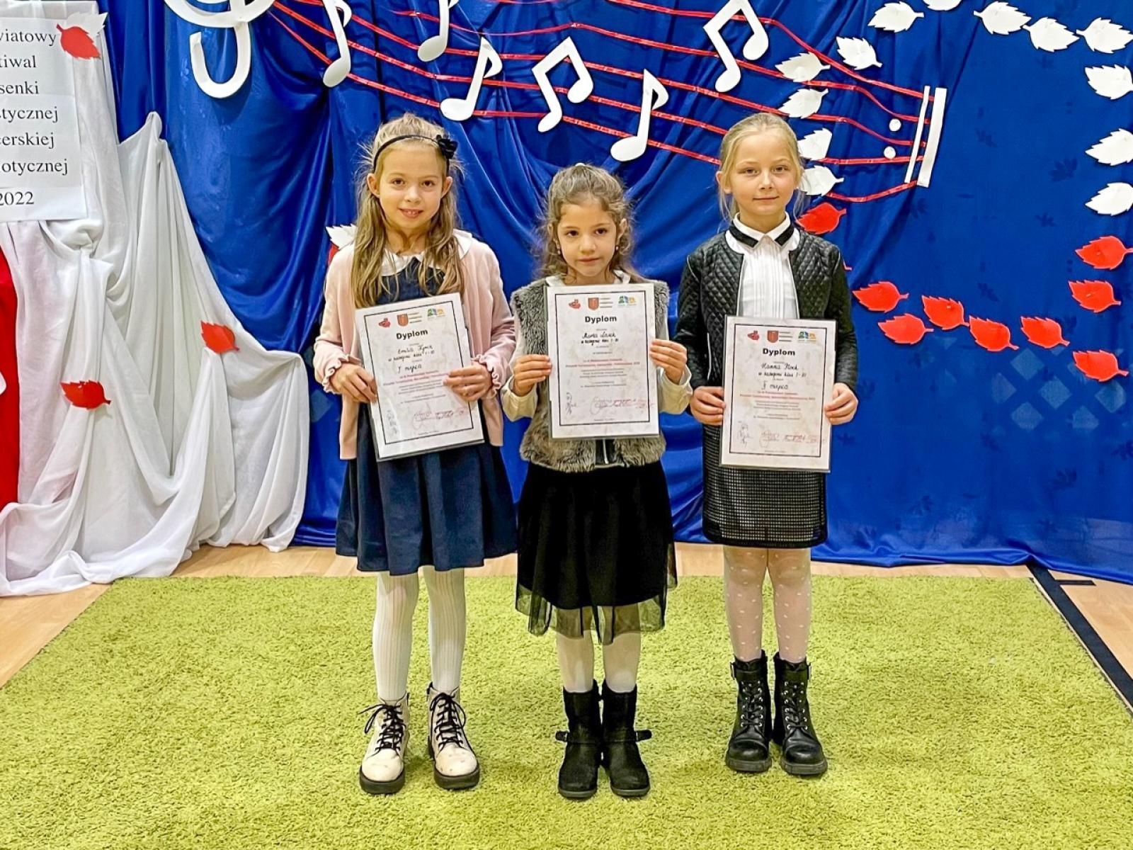 Zdjęcie w galerii na portalu naszraciborz.pl: Piosenka turystyczna, harcerska i patriotyczna zabrzmiała w Krzanowicach wiadomości z regionu