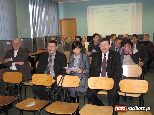 Zdjęcie w galerii na portalu naszraciborz.pl: E-learning’owe kształcenie w CKU wiadomości z regionu