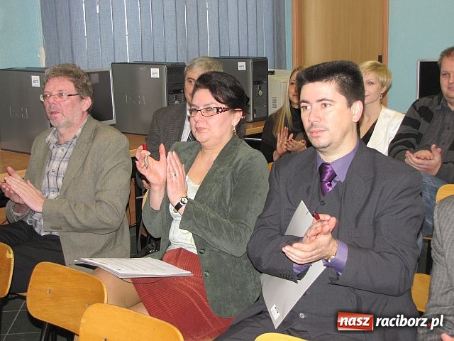 Zdjęcie w galerii na portalu naszraciborz.pl: E-learning’owe kształcenie w CKU wiadomości z regionu