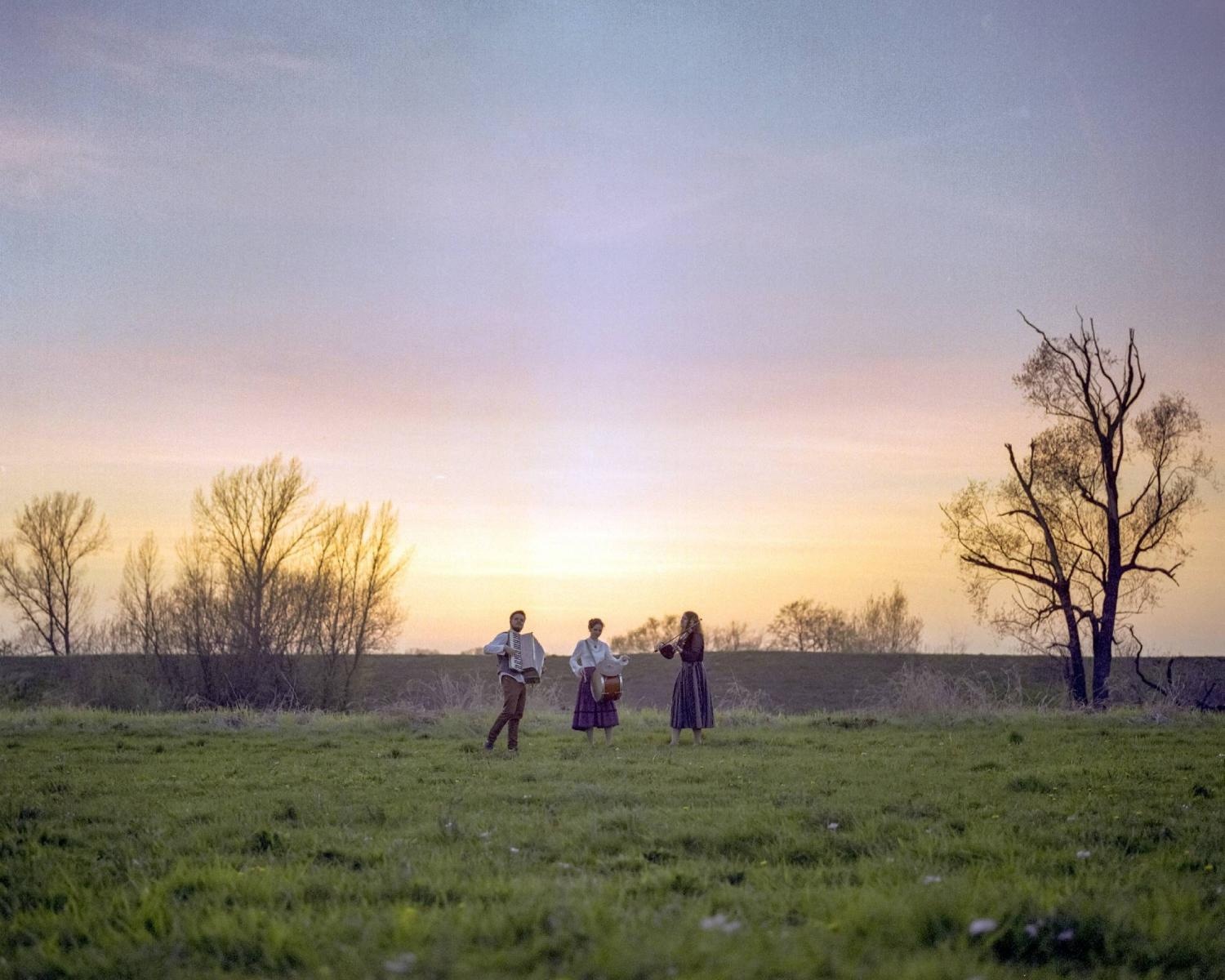 Zdjęcie w galerii na portalu naszraciborz.pl: Szkubanie pierza i potańcówka z kapelą Fedaków wiadomości z regionu