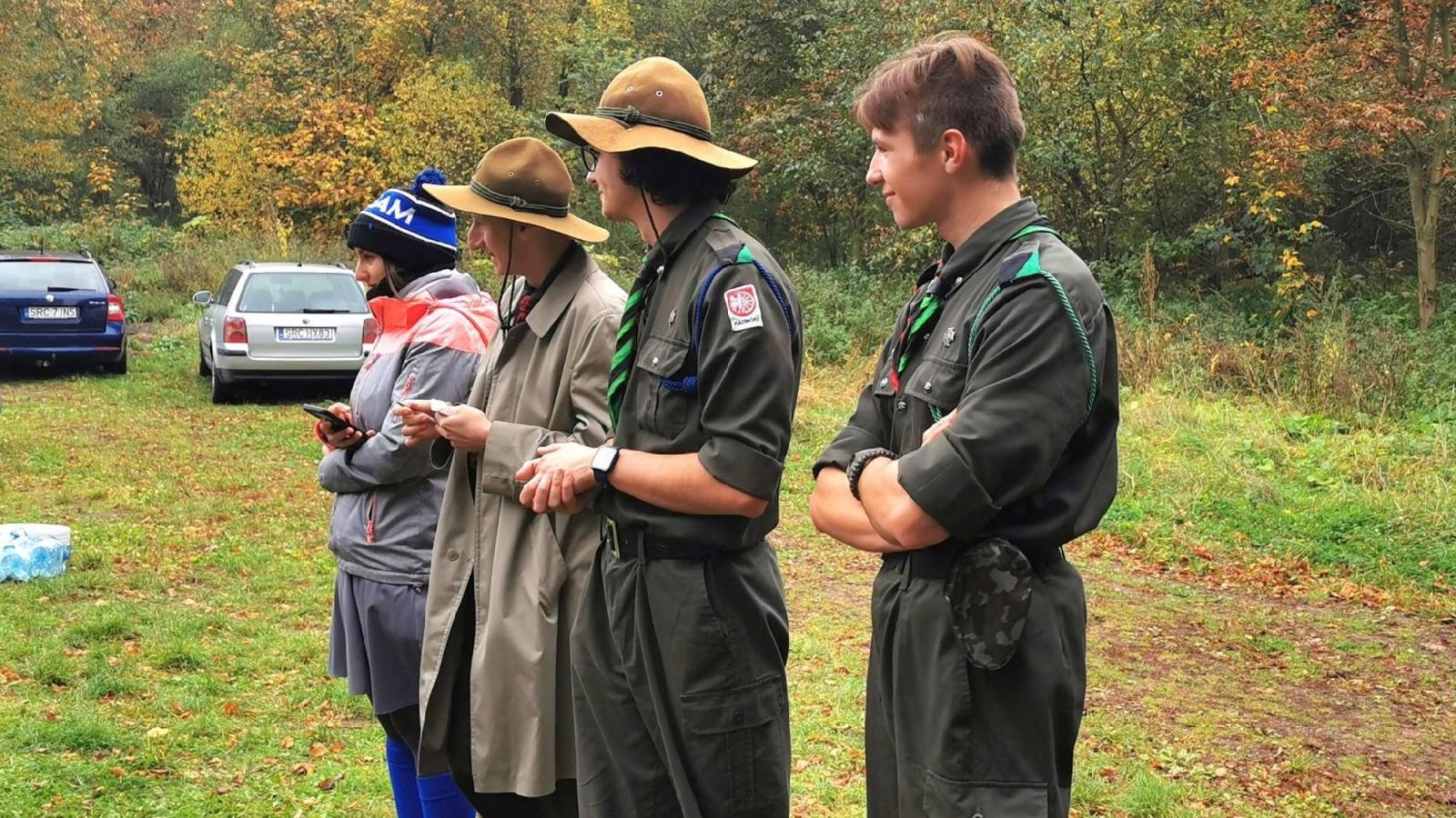 Zdjęcie w galerii na portalu naszraciborz.pl: Harcerze ZHR odwiedzili Ponięcice. Zorganizowali grę terenową wiadomości z regionu