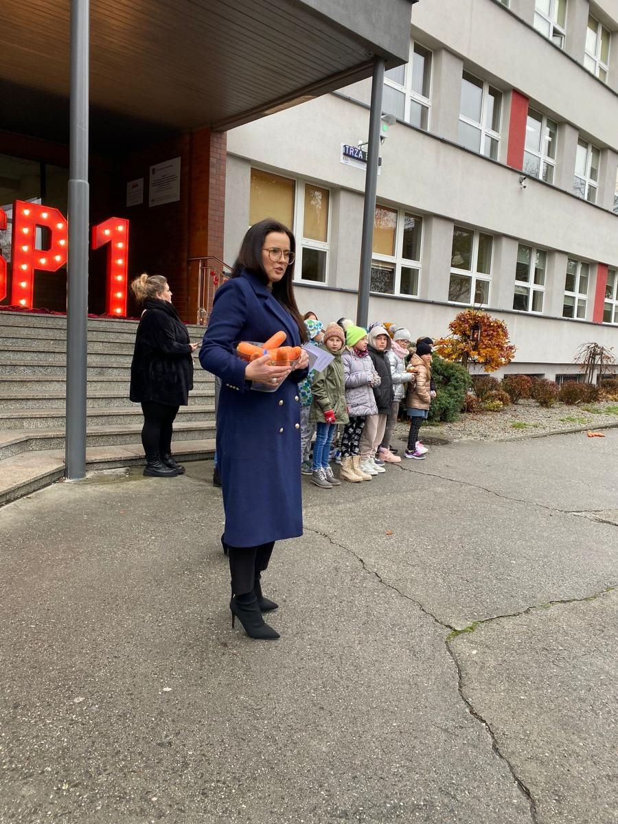 Zdjęcie w galerii na portalu naszraciborz.pl: Wizyta św. Marcina w Szkole na Ostrogu wiadomości z regionu