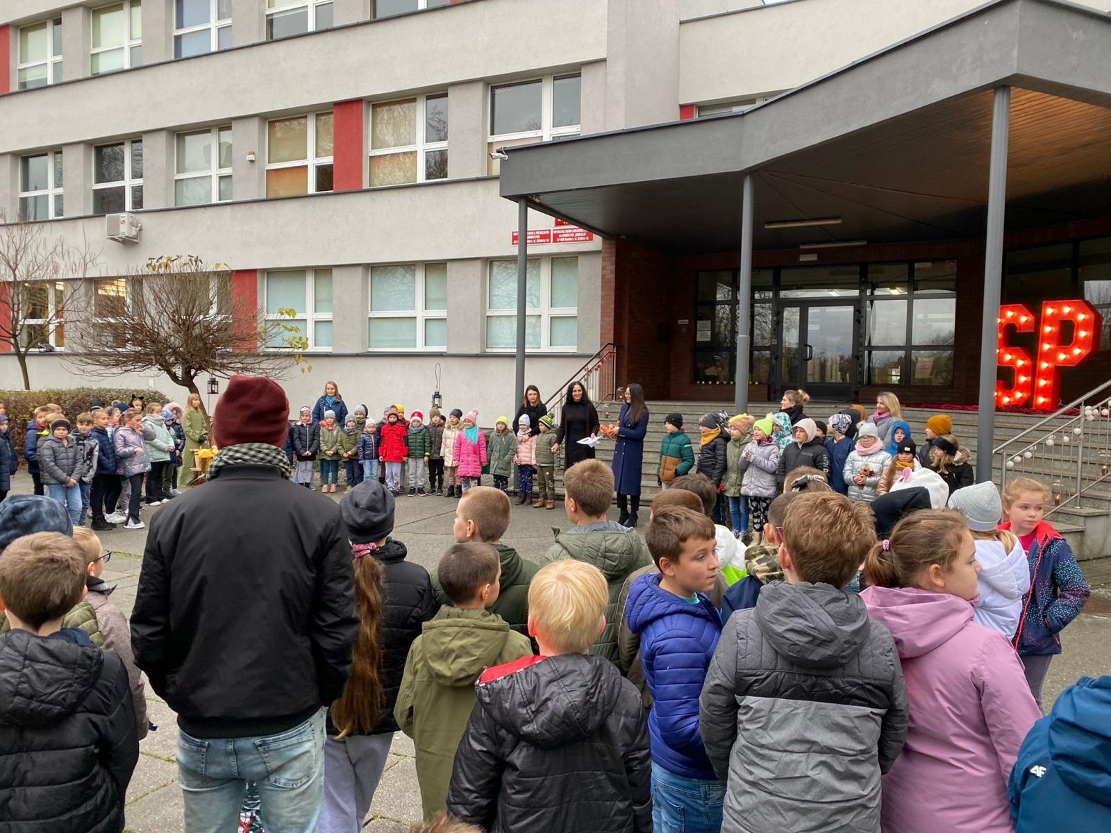 Zdjęcie w galerii na portalu naszraciborz.pl: Wizyta św. Marcina w Szkole na Ostrogu wiadomości z regionu