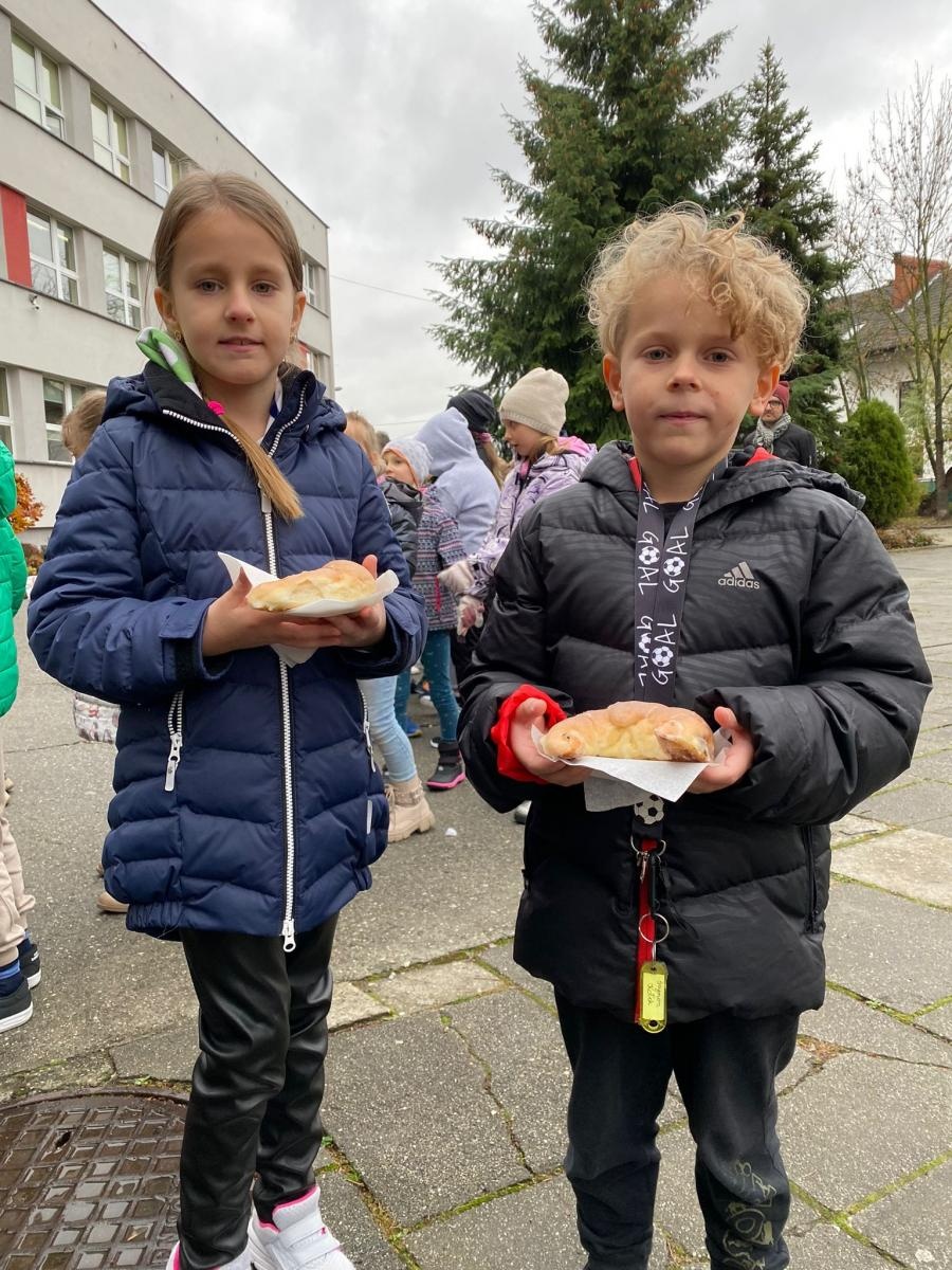 Zdjęcie w galerii na portalu naszraciborz.pl: Wizyta św. Marcina w Szkole na Ostrogu wiadomości z regionu