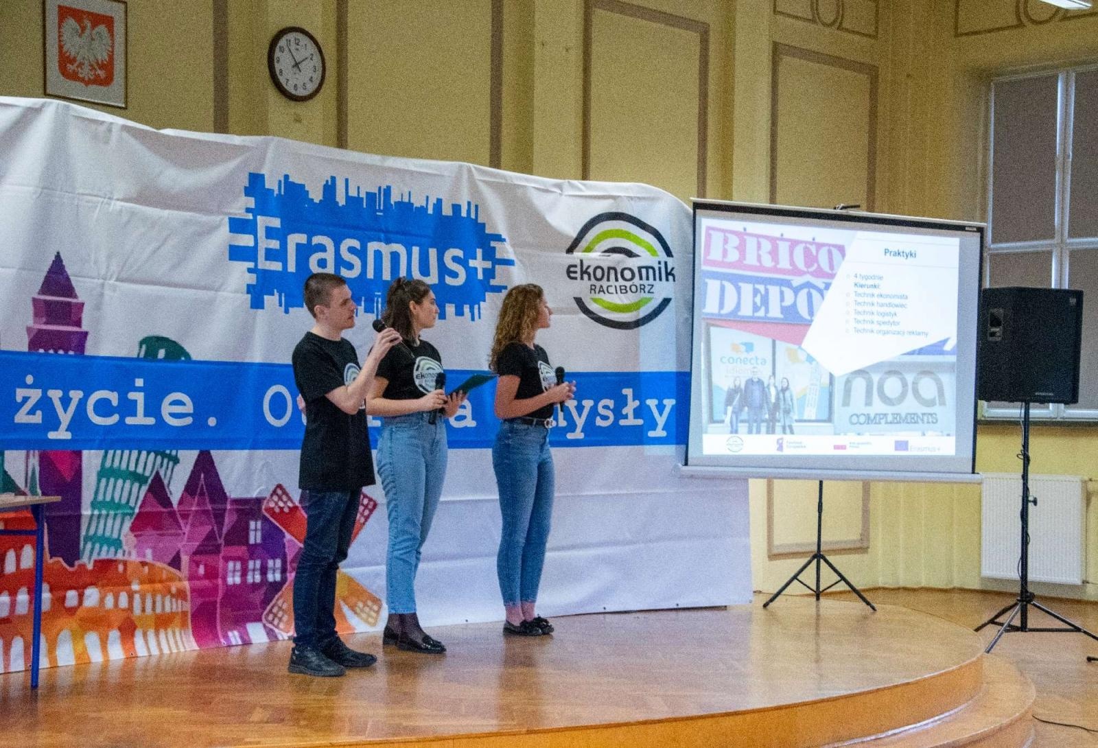 Zdjęcie w galerii na portalu naszraciborz.pl: Erasmus+ w raciborskim Ekonomiku. Staże są OK! wiadomości z regionu