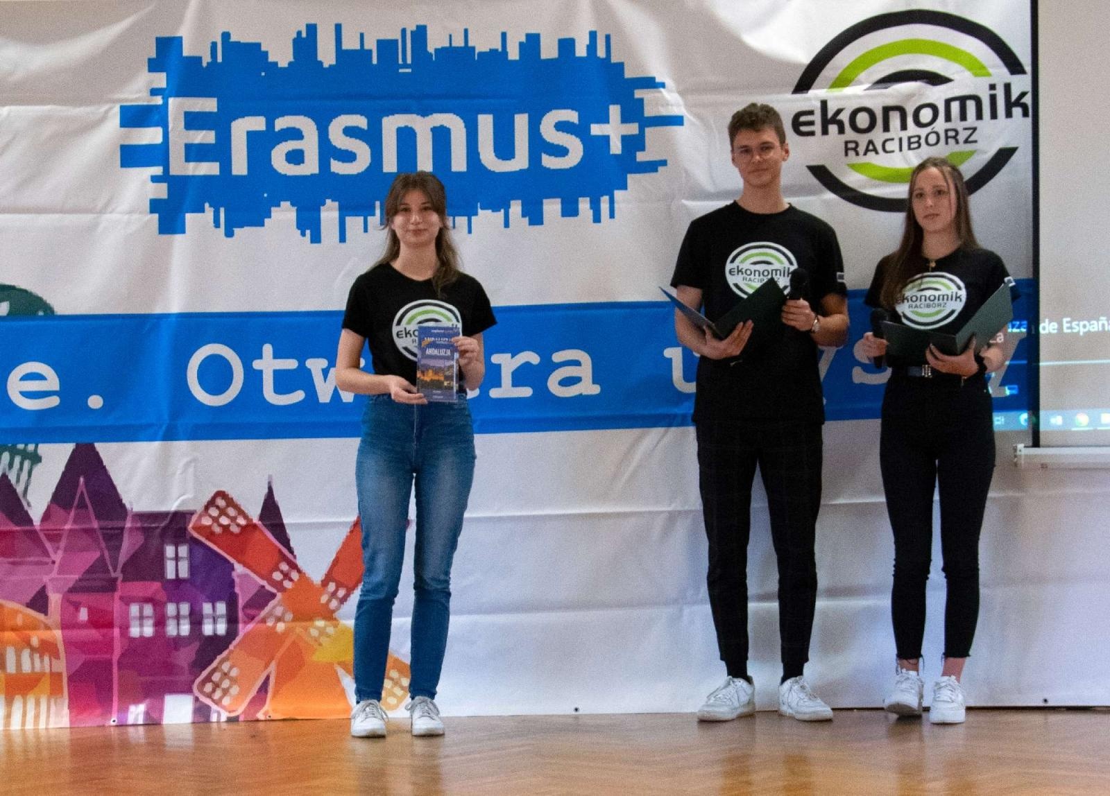 Zdjęcie w galerii na portalu naszraciborz.pl: Erasmus+ w raciborskim Ekonomiku. Staże są OK! wiadomości z regionu