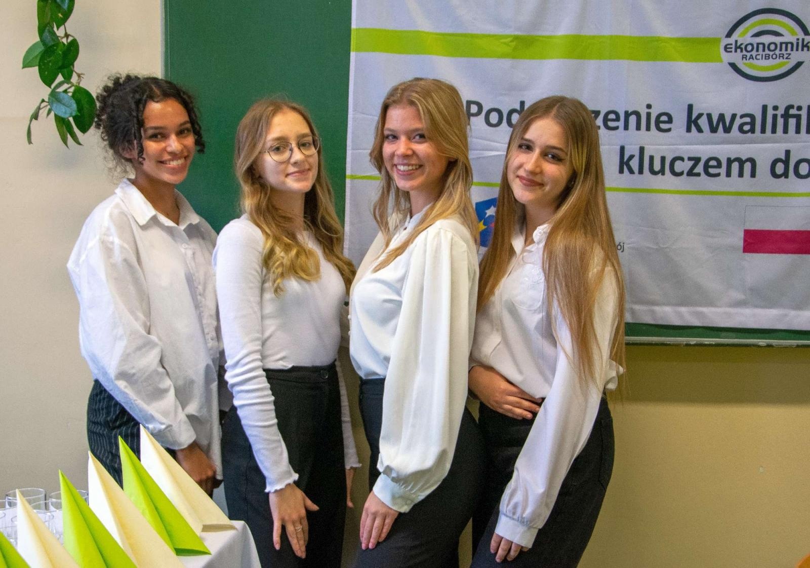 Zdjęcie w galerii na portalu naszraciborz.pl: Erasmus+ w raciborskim Ekonomiku. Staże są OK! wiadomości z regionu