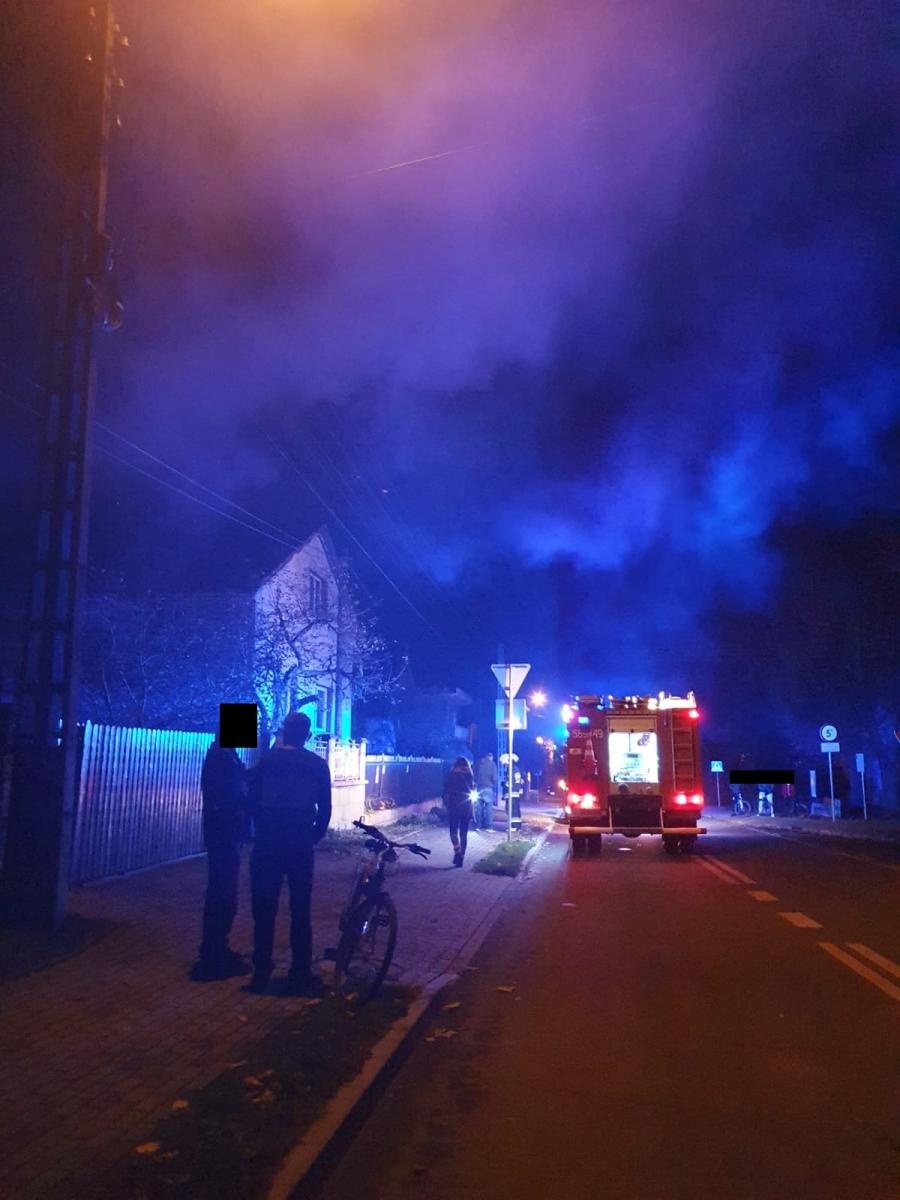 Zdjęcie w galerii na portalu naszraciborz.pl: Raport 998. Pożar sadzy w kominie w Bieńkowicach [FOTO] wiadomości z regionu