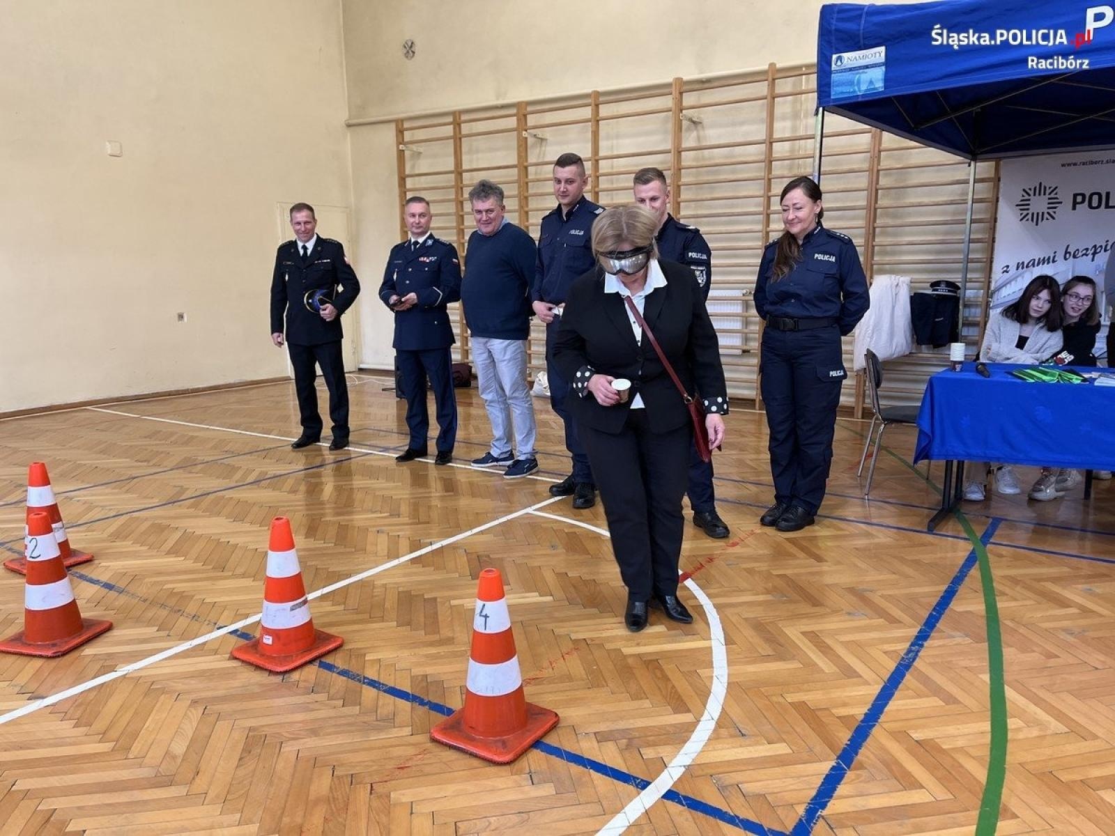 Zdjęcie w galerii na portalu naszraciborz.pl: Dzień bezpieczeństwa w ośrodku dla niesłyszących w Raciborzu wiadomości z regionu