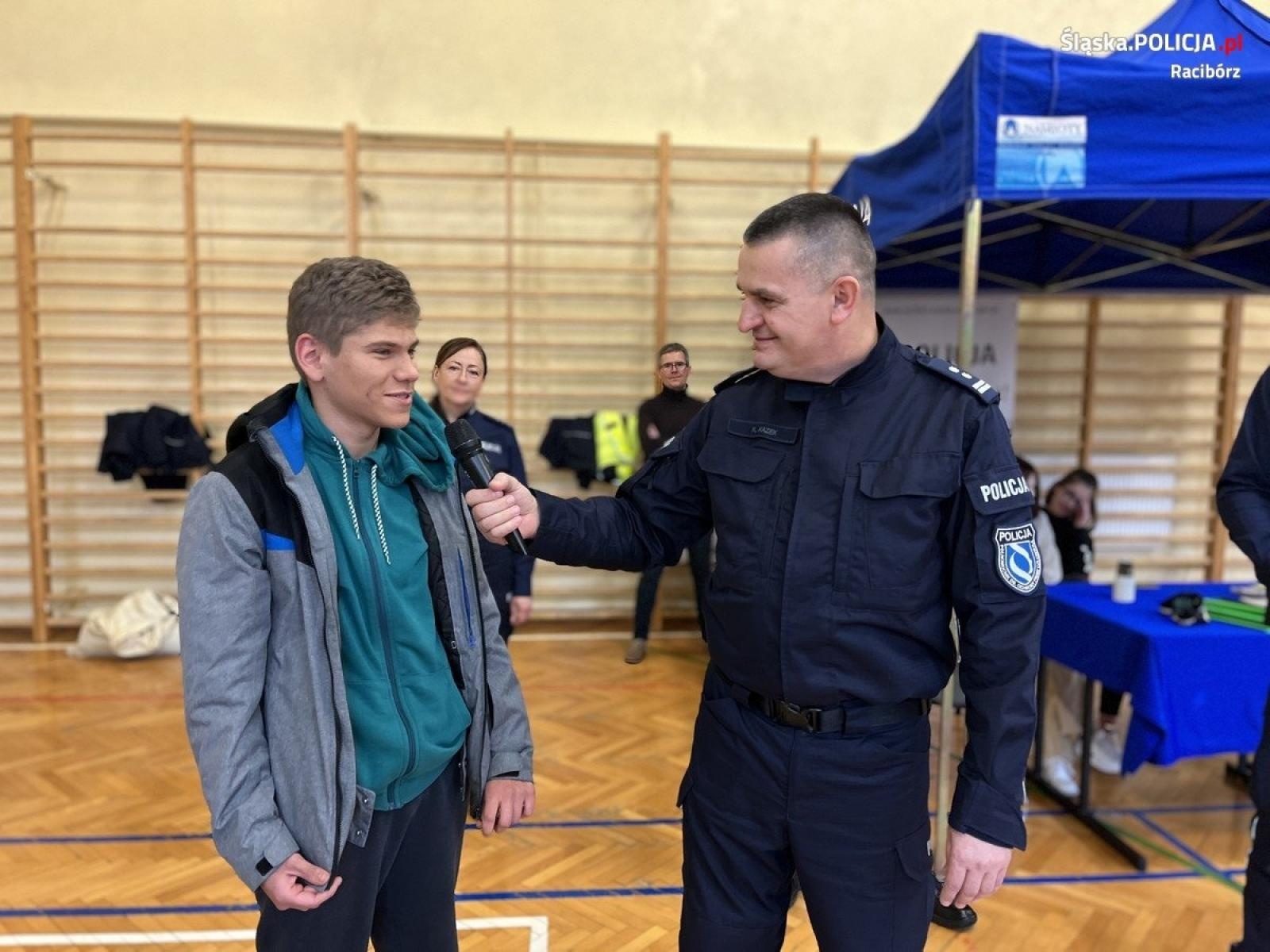 Zdjęcie w galerii na portalu naszraciborz.pl: Dzień bezpieczeństwa w ośrodku dla niesłyszących w Raciborzu wiadomości z regionu