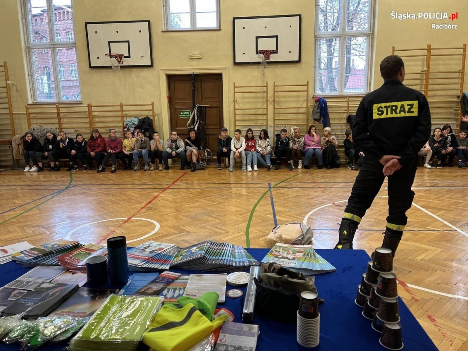 Zdjęcie w galerii na portalu naszraciborz.pl: Dzień bezpieczeństwa w ośrodku dla niesłyszących w Raciborzu wiadomości z regionu