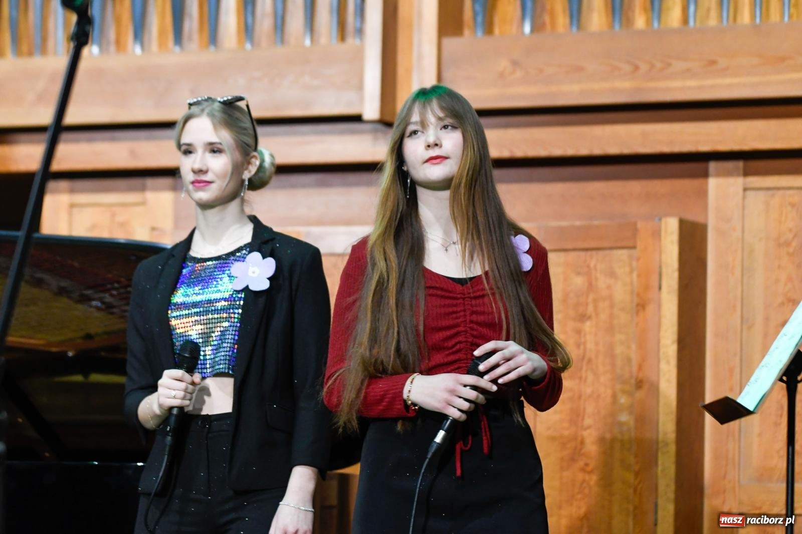 Zdjęcie w galerii na portalu naszraciborz.pl: Uczniowie II LO występują dla Nicole [FOTO i WIDEO] wiadomości z regionu