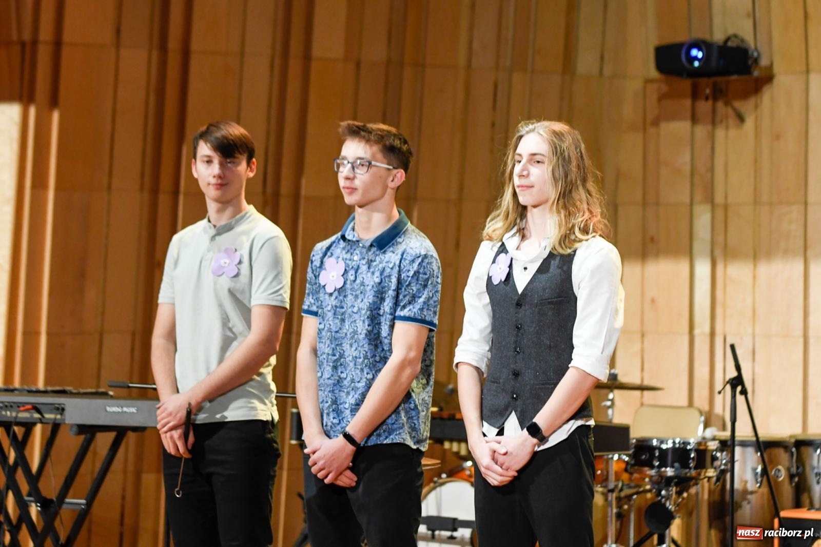 Zdjęcie w galerii na portalu naszraciborz.pl: Uczniowie II LO występują dla Nicole [FOTO i WIDEO] wiadomości z regionu