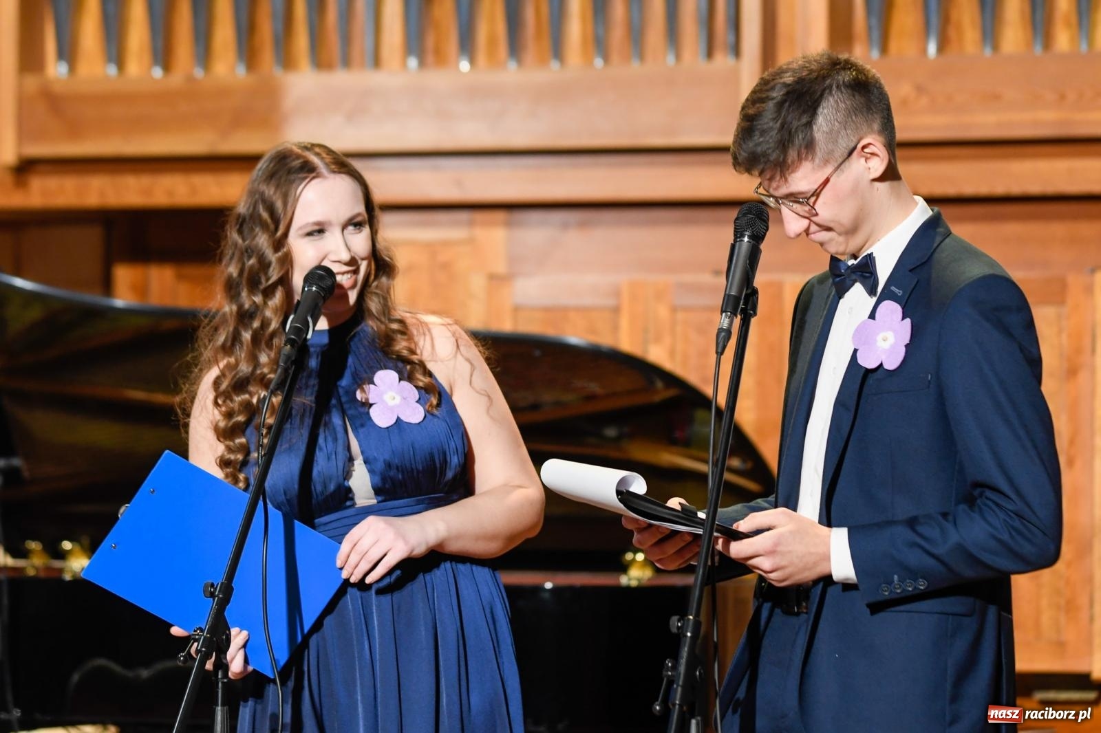 Zdjęcie w galerii na portalu naszraciborz.pl: Uczniowie II LO występują dla Nicole [FOTO i WIDEO] wiadomości z regionu